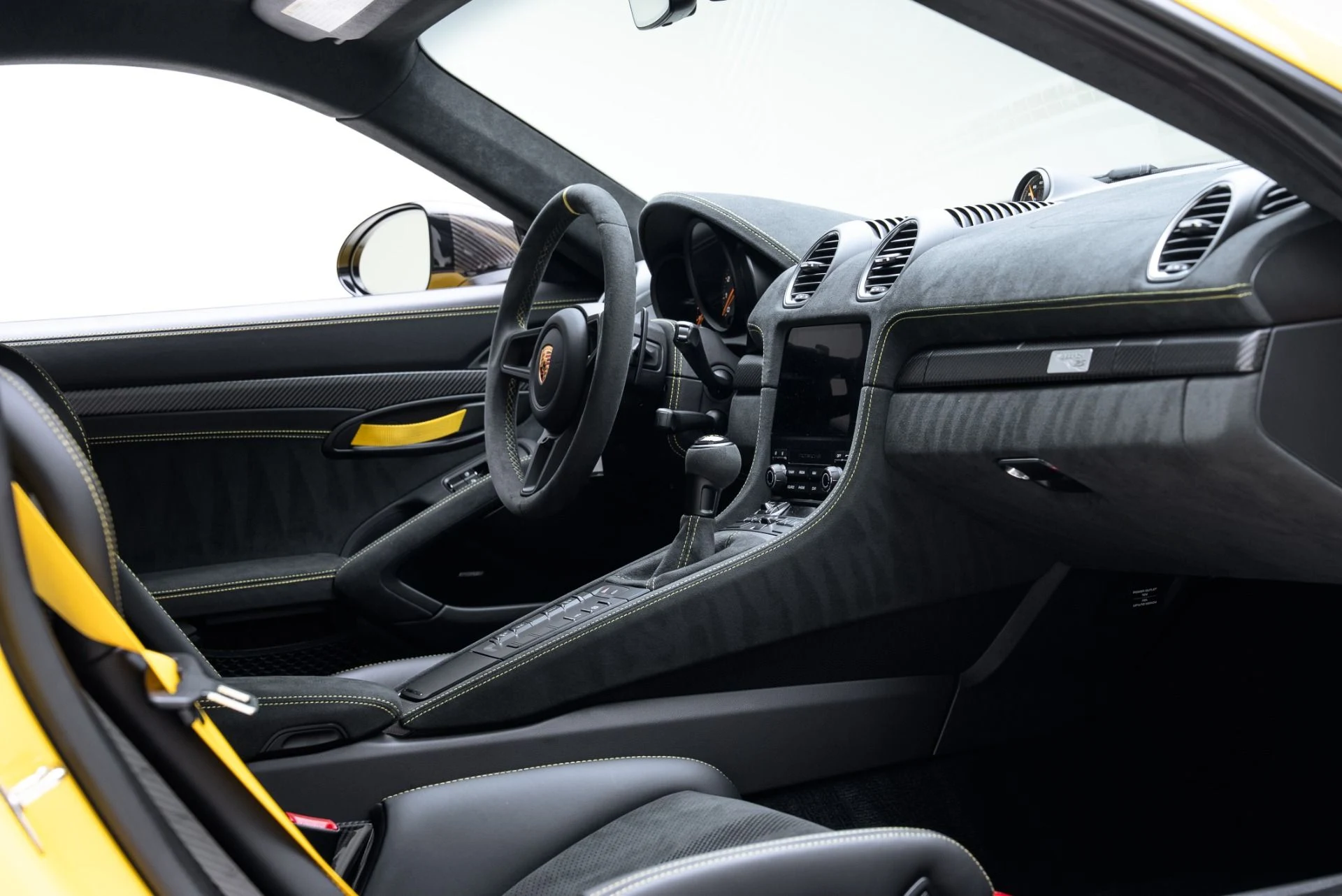 mph037_4228413399_Used_2024_Porsche_718_Cayman_GT_4_RS_1775511445_0dfcc07d15