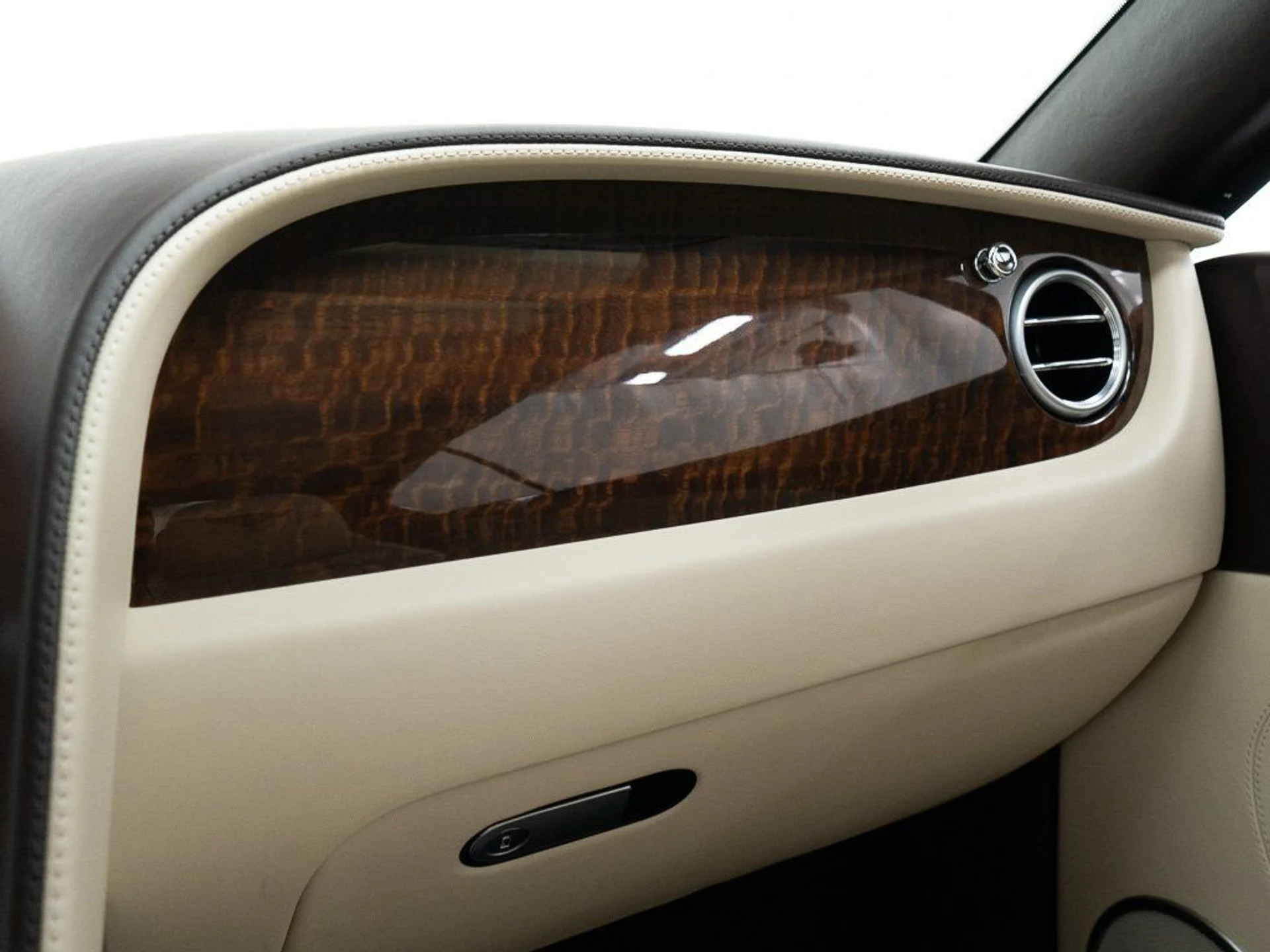 mph037_4235196797_7b1304bdf25714c955f577b462e5b502_77a080e21e