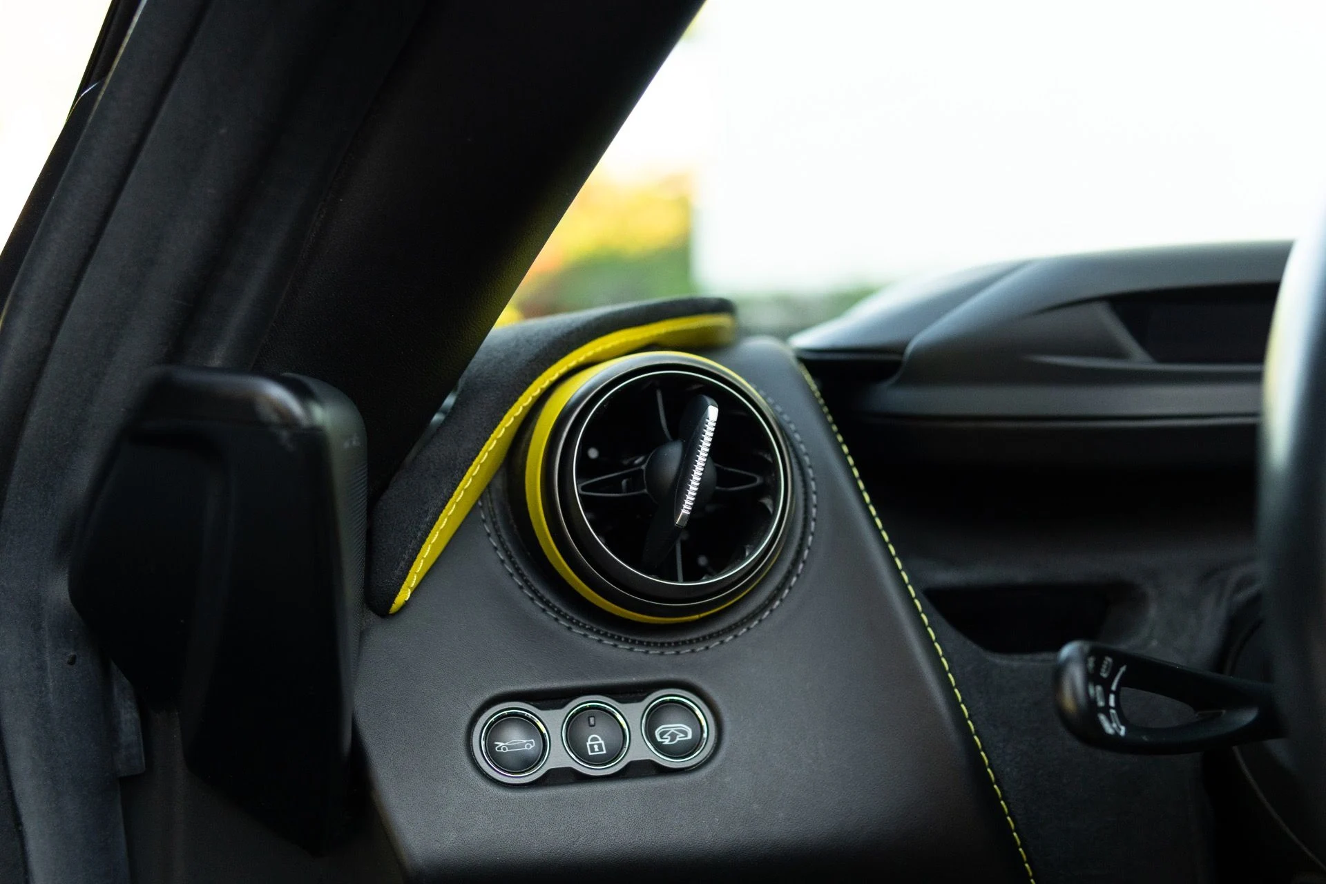 mph037_4240828904_Used_2020_Mc_Laren_720_S_Spider_1766779807_b30d9675c2