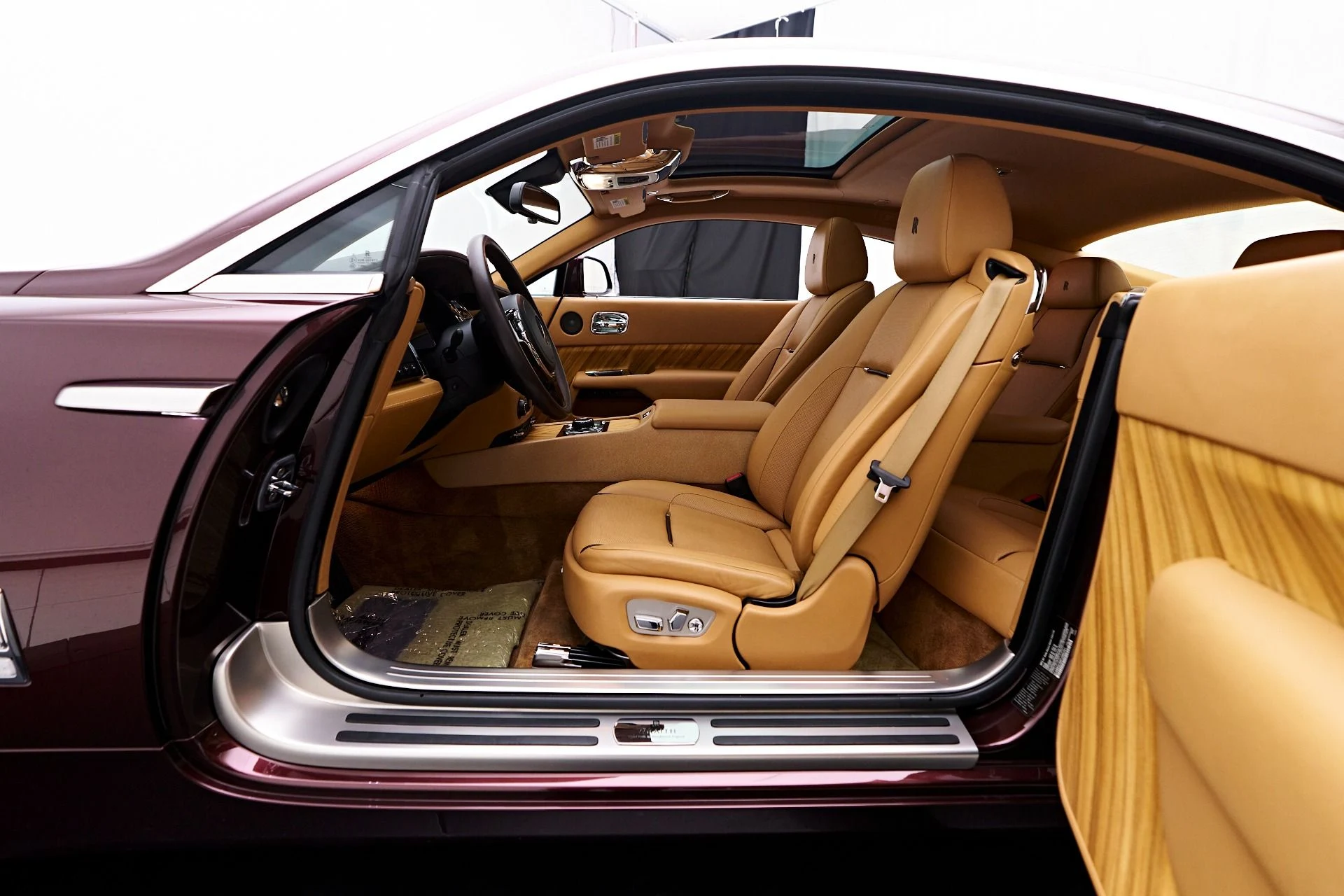 mph037_4281118599_Used_2015_Rolls_Royce_Wraith_Base_1757113609_ecccdf9335