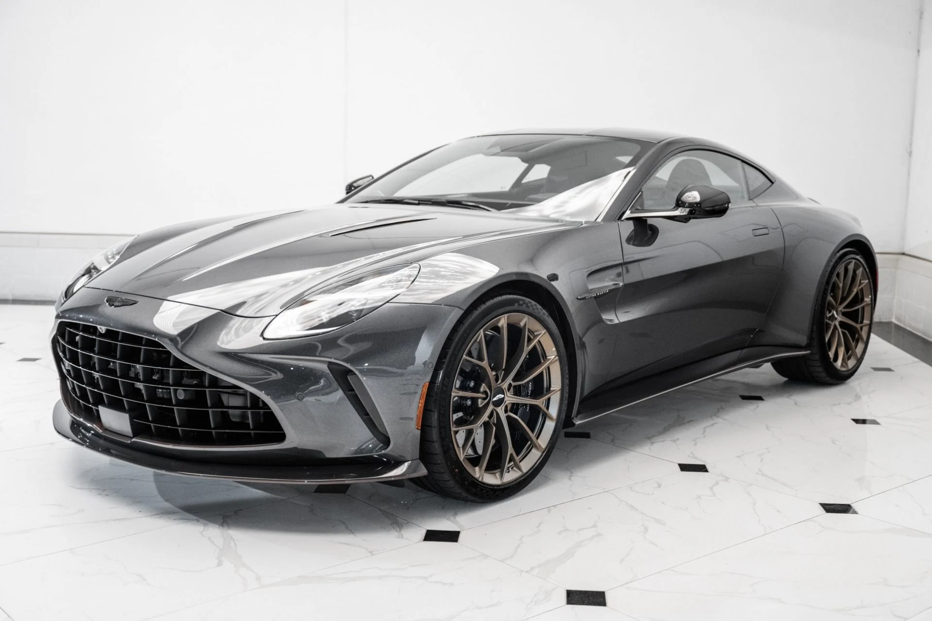 mph037_436862219_New_2026_ASTON_MARTIN_VANTAGE_1756307805_efdef11836