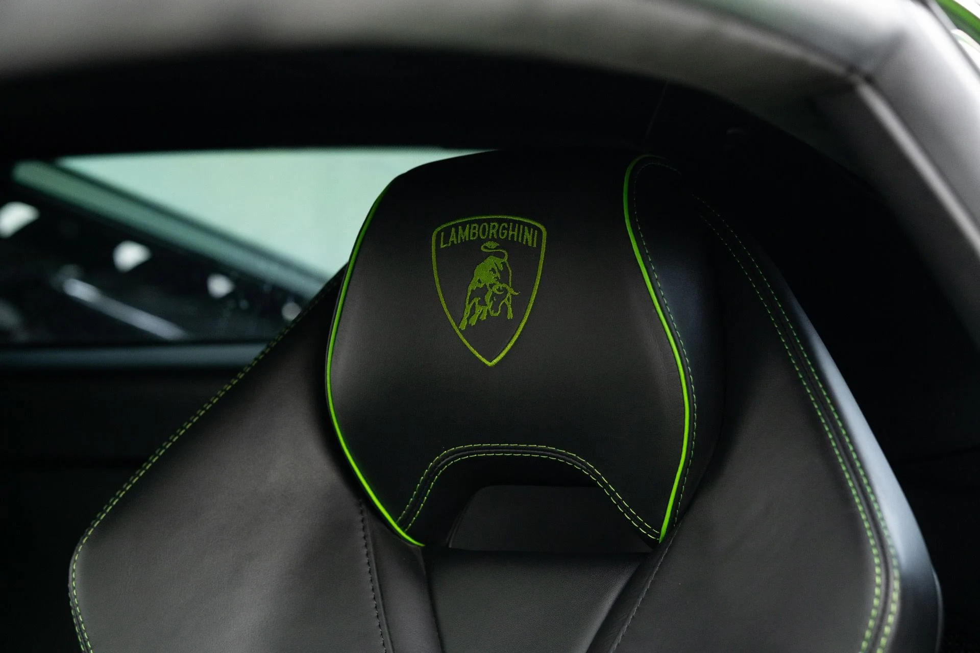 mph037_440398730_Used_2020_Lamborghini_Huracan_EVO_1770872075_69d51edd8f