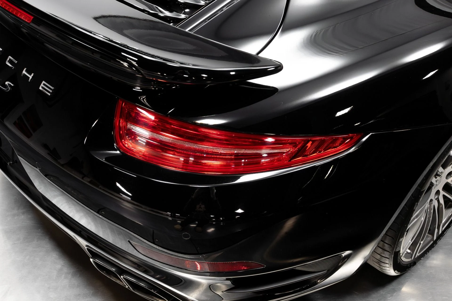 mph037_44326138_Used_2015_Porsche_911_Turbo_S_1761834686_6086aac239