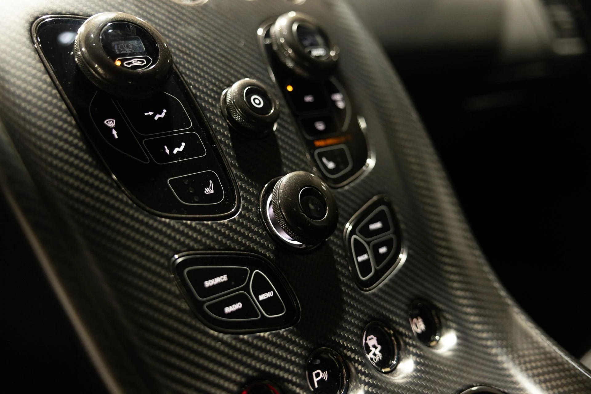 mph037_452305501_Used_2019_Aston_Martin_Rapide_AMR_257000_MSRP_1764127123_f34714149a