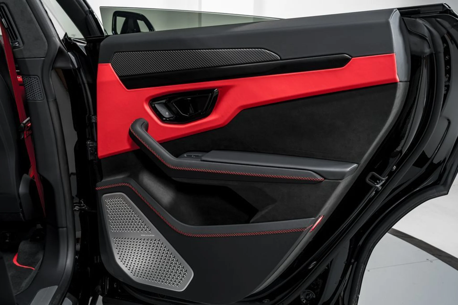 mph037_454601920_b70b503a84c06882d5853497f5eeaaa4x_70df7274f0