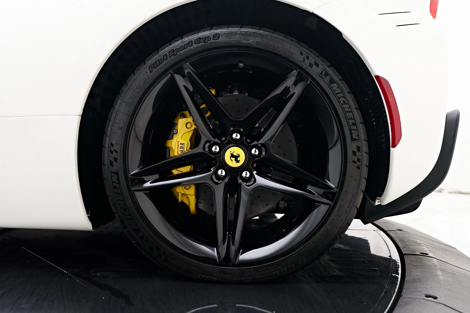 mph037_459359865_Used_2023_Ferrari_SF_90_Stradale_Base_1757439900_2489bd6825