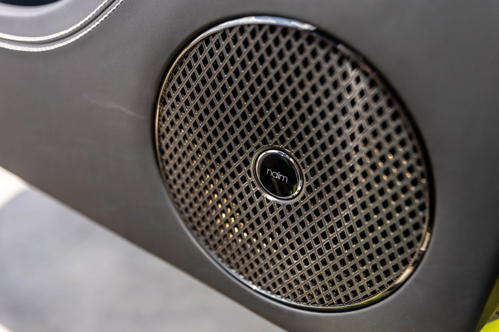 mph037_465964240_Hi_Tech_Luxury_Imports_LLC_SCBDP_4_ZG_0_SC_023562_image_37_a0b91d7125