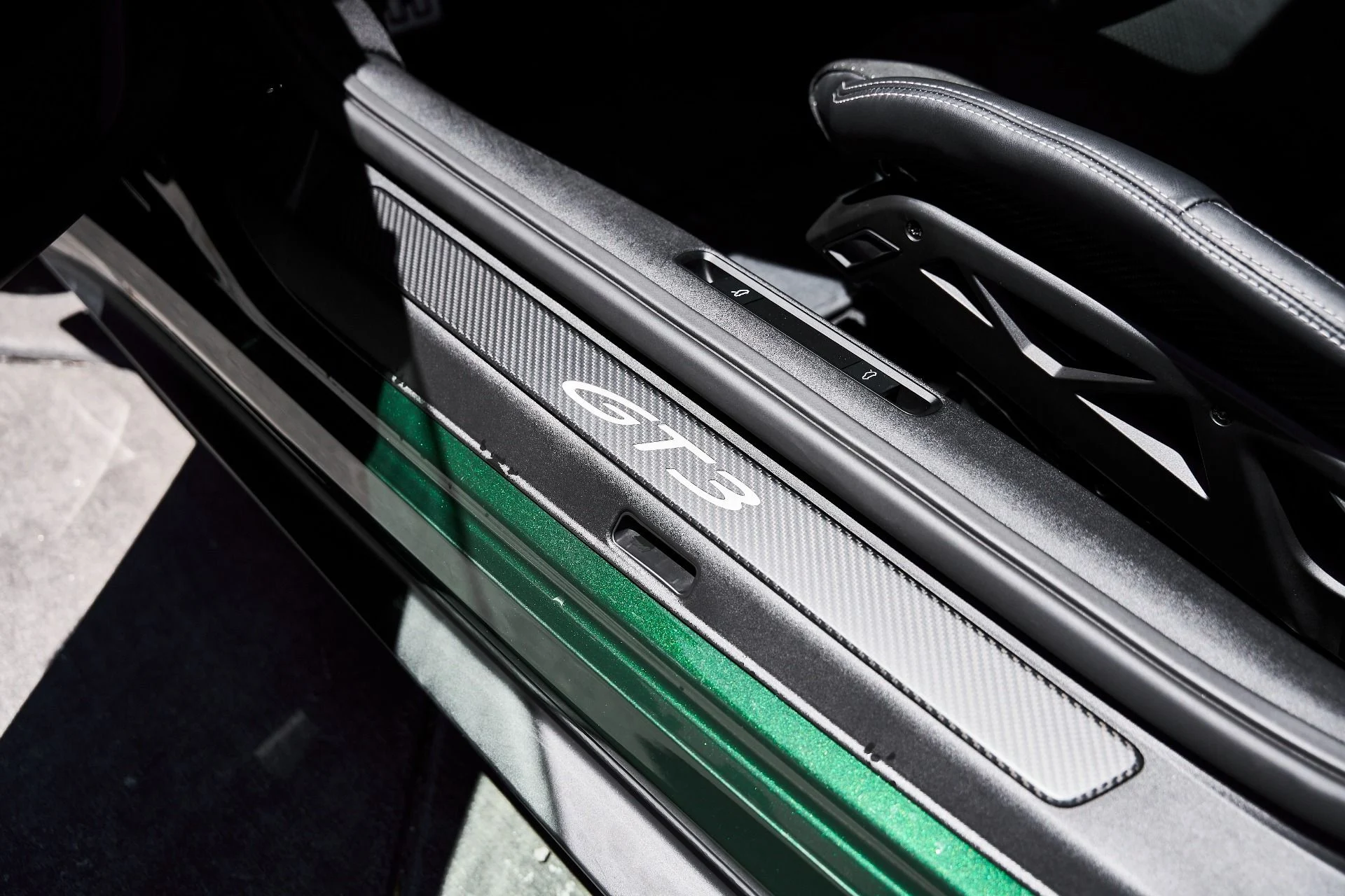mph037_467205453_Used_2025_Porsche_911_GT_3_1780363289_0a8e090f28