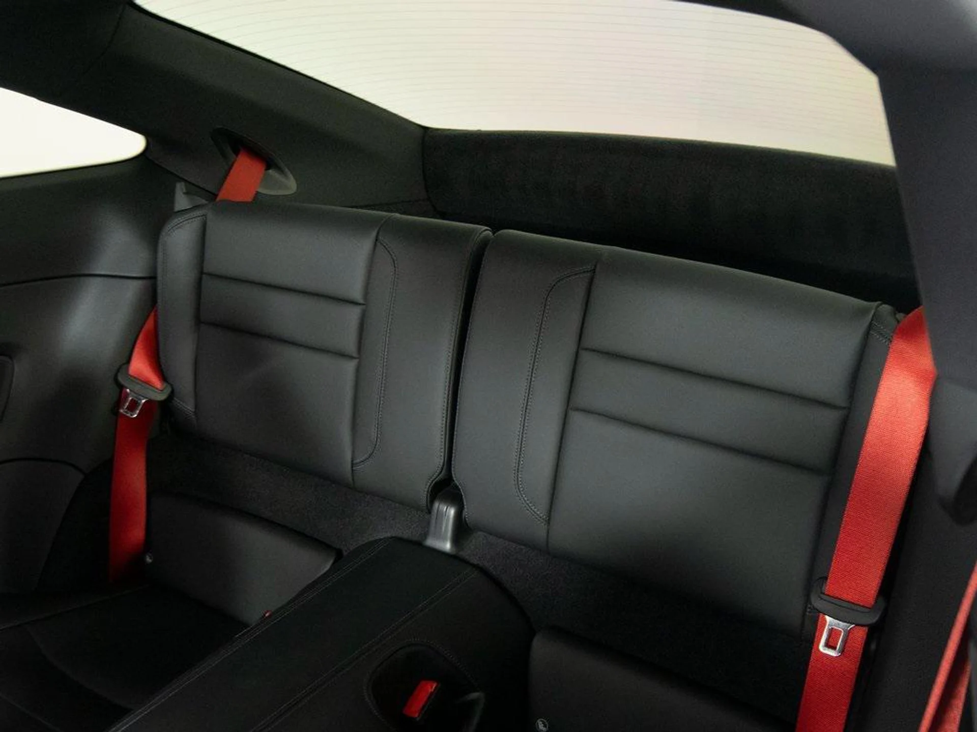 mph037_467891817_o_JUT_Fz_Shw990_T_Ow_Uba6_L_b4_EU_0_0706a029fd