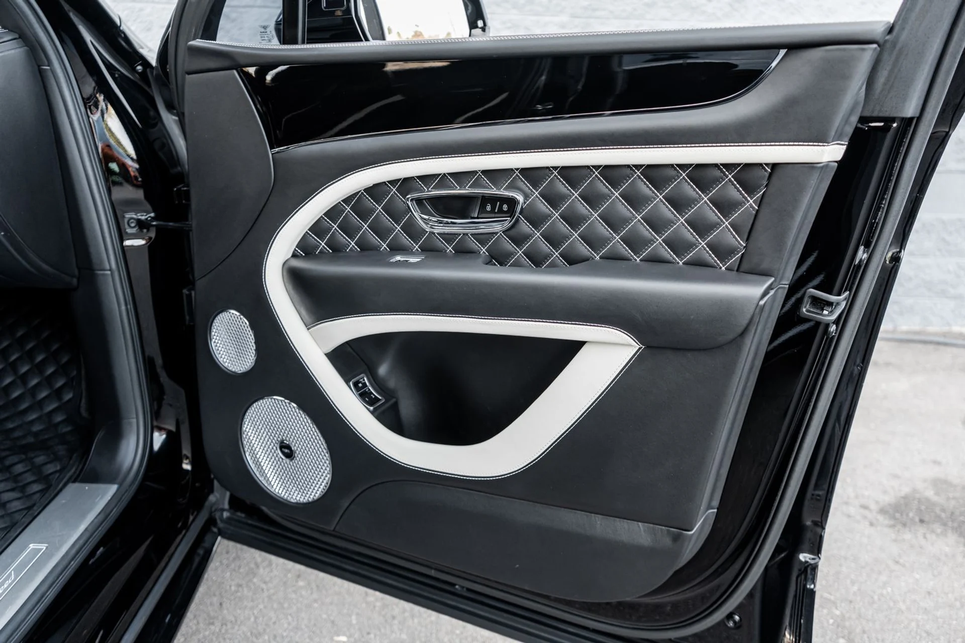 mph037_472704061_ce492cdd_d3b6_4e31_992c_c5de667ab3fd_3283e185b6