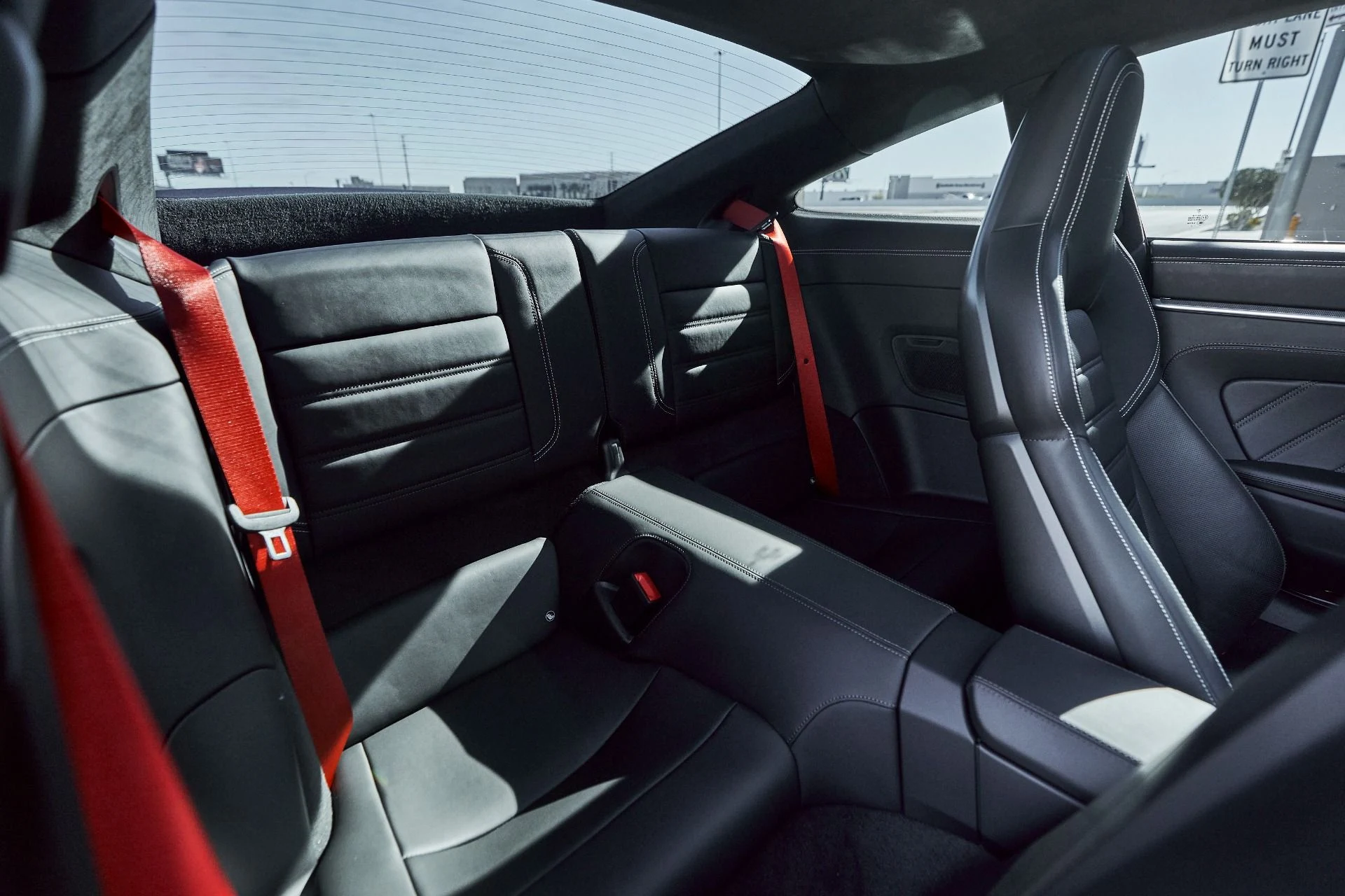 mph037_487825272_Used_2024_Porsche_911_Turbo_1765332457_dbd2eae720