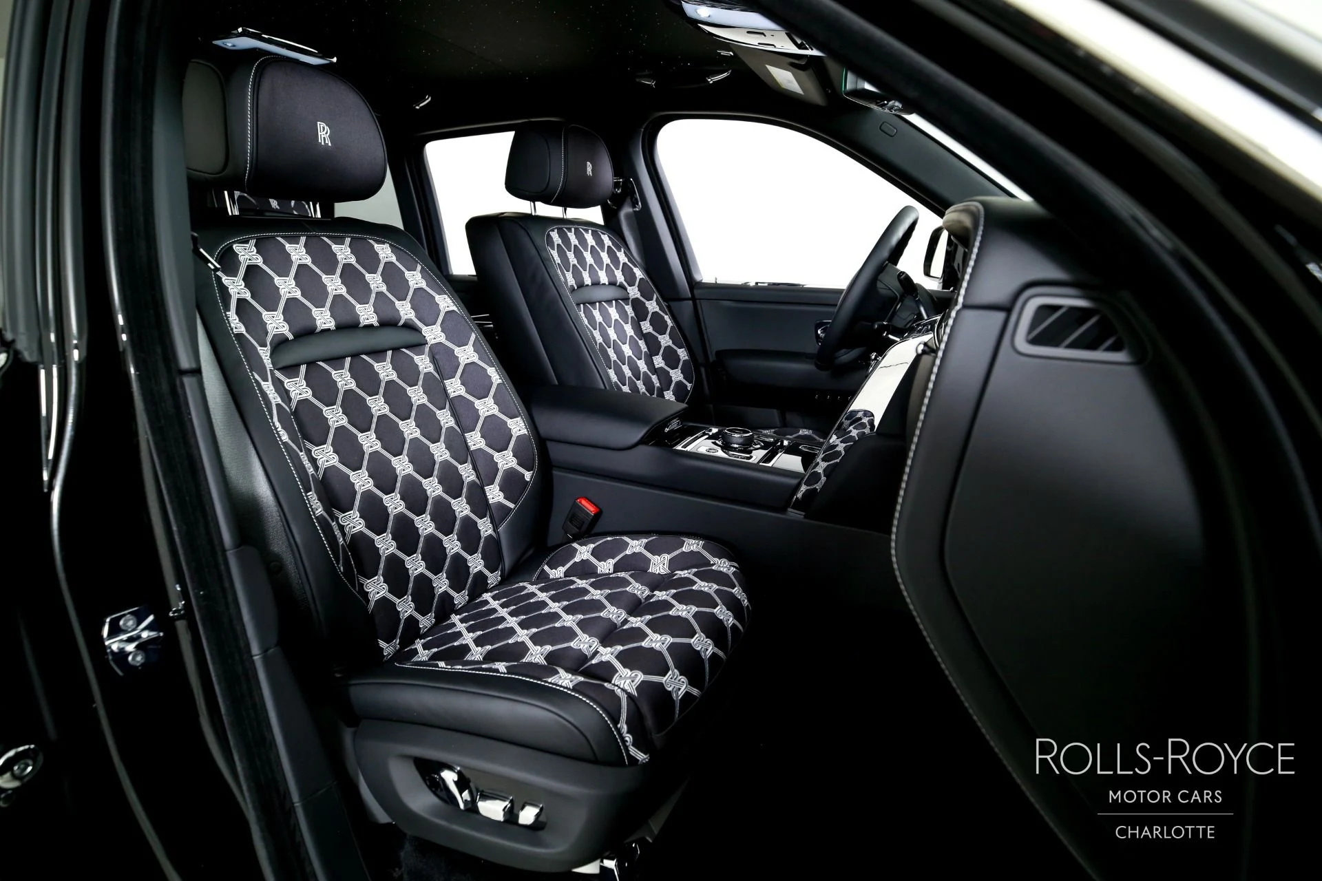 mph037_50796812_Used_2026_Rolls_Royce_Cullinan_1765392948_4abdac5379