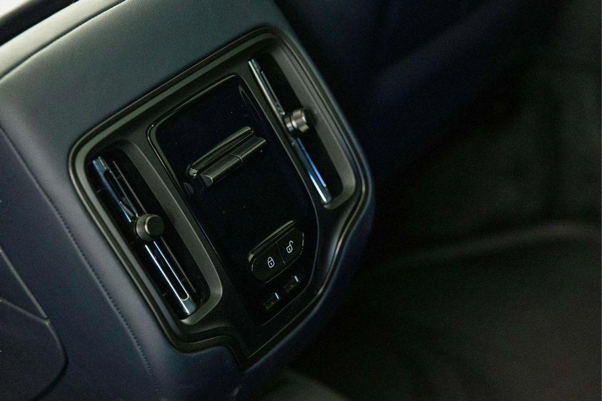 mph037_519742979_I_Ax_Nepzt_Rs56_Jbwn_Jgqixi_Lrjo_966243808f