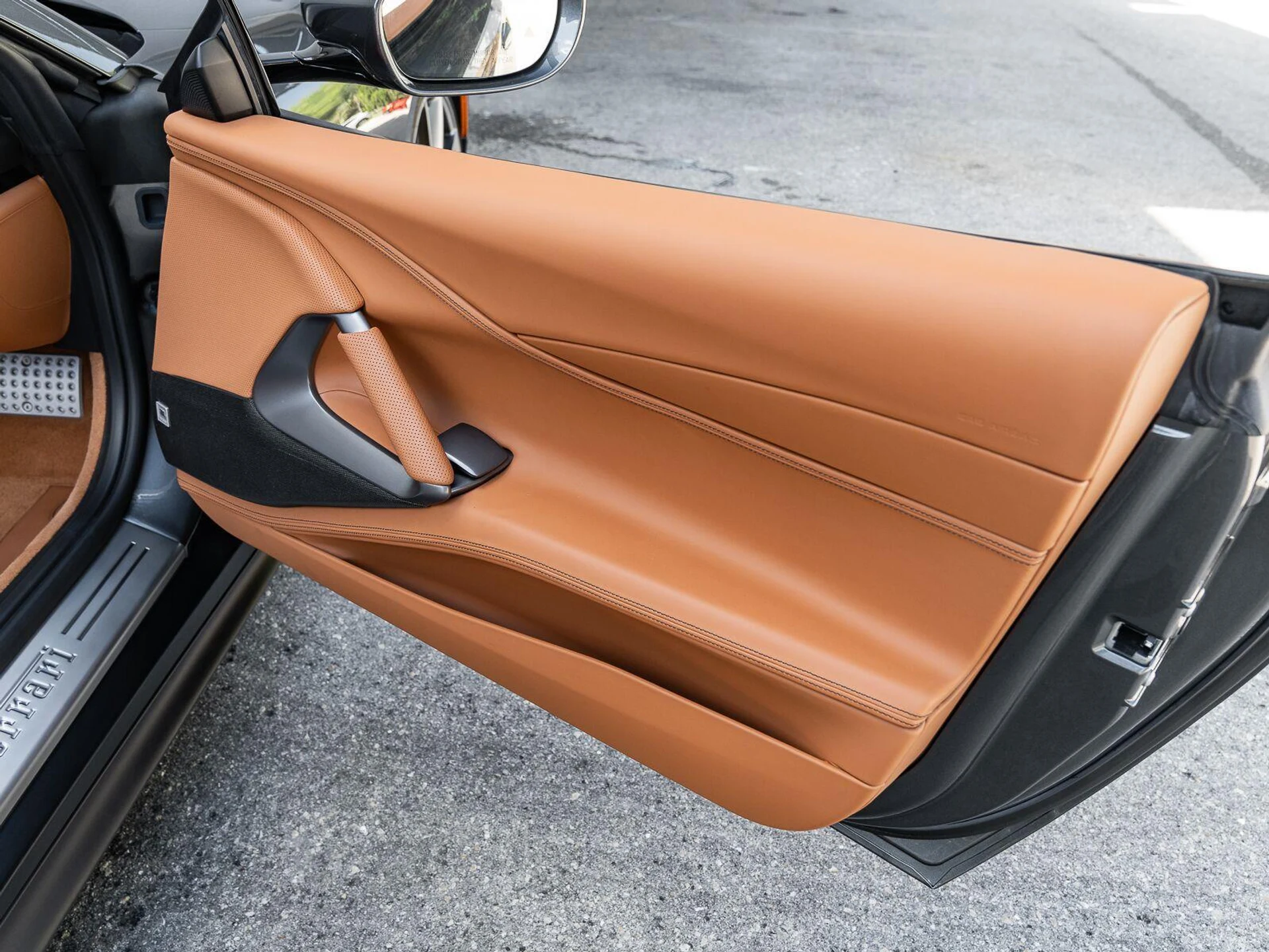 mph037_520911972_Used_2022_Ferrari_812_GTS_Convertible_1784905697_bbeab3cb57