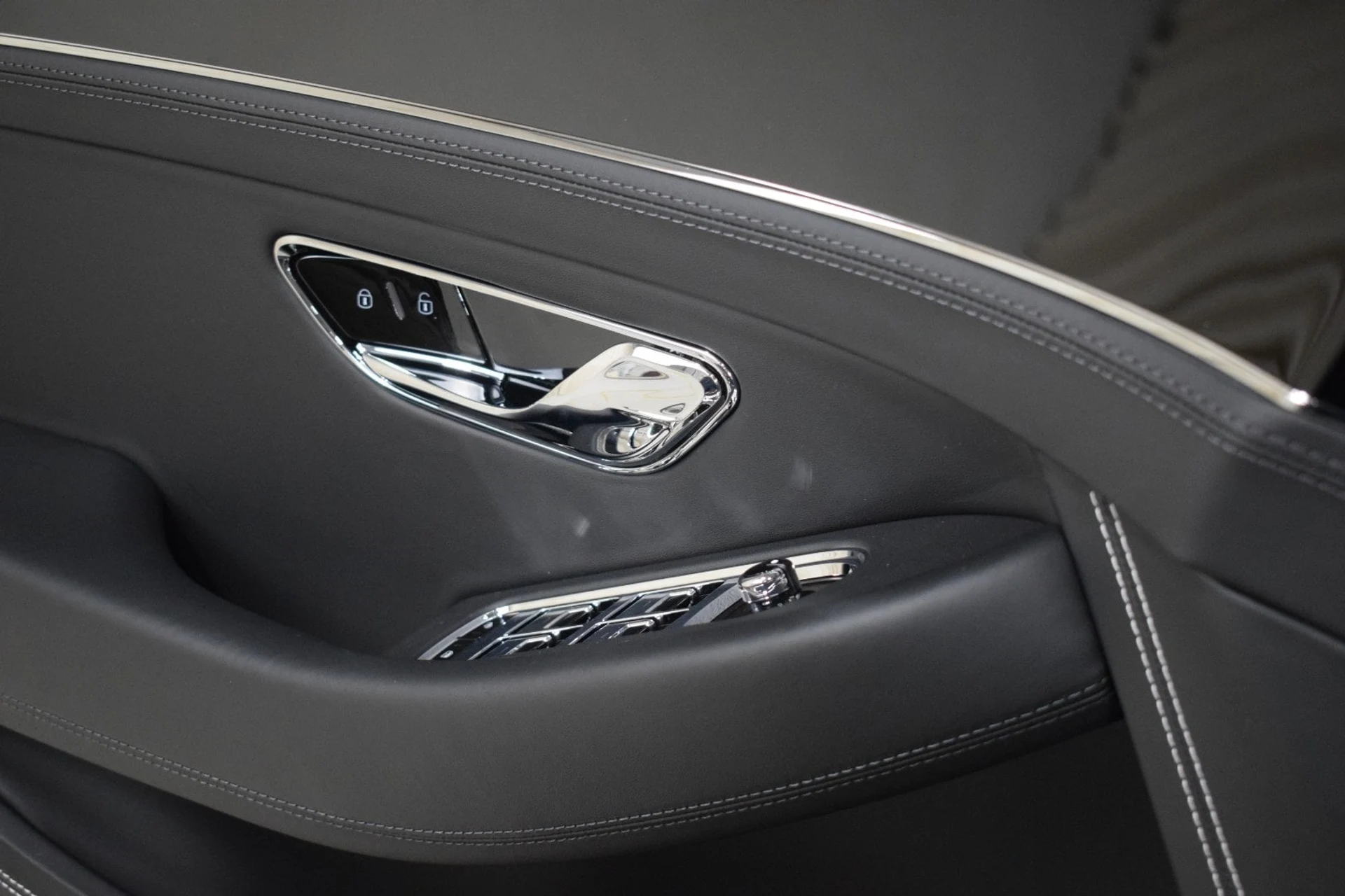 mph037_535552977_f68608d2dd58ffd6a01a04ffcbc5801bx_f620b5706f