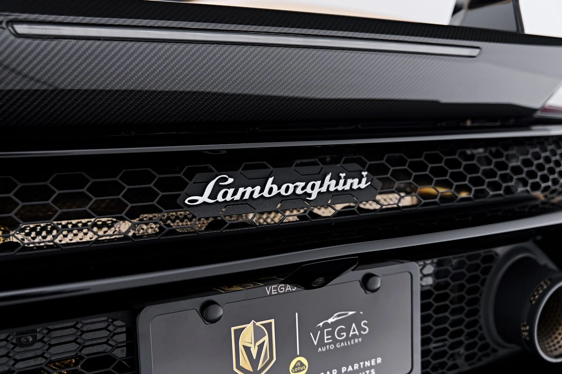 mph037_542382628_Used_2022_Lamborghini_Huracan_EVO_Base_1791315906_5a1c6e7348