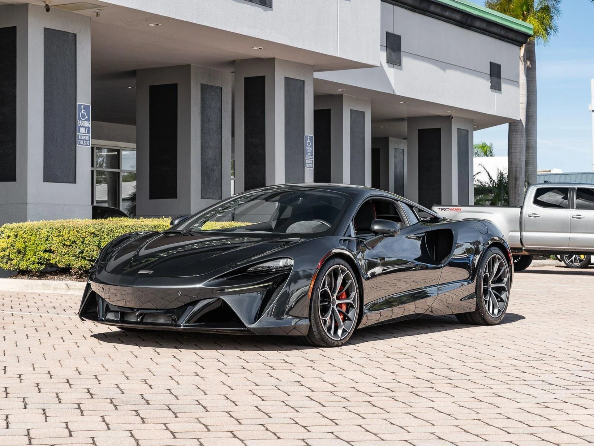 mph037_547410927_Used_2025_Mc_Laren_Artura_Coupe_1773864520_c8ebae1ede