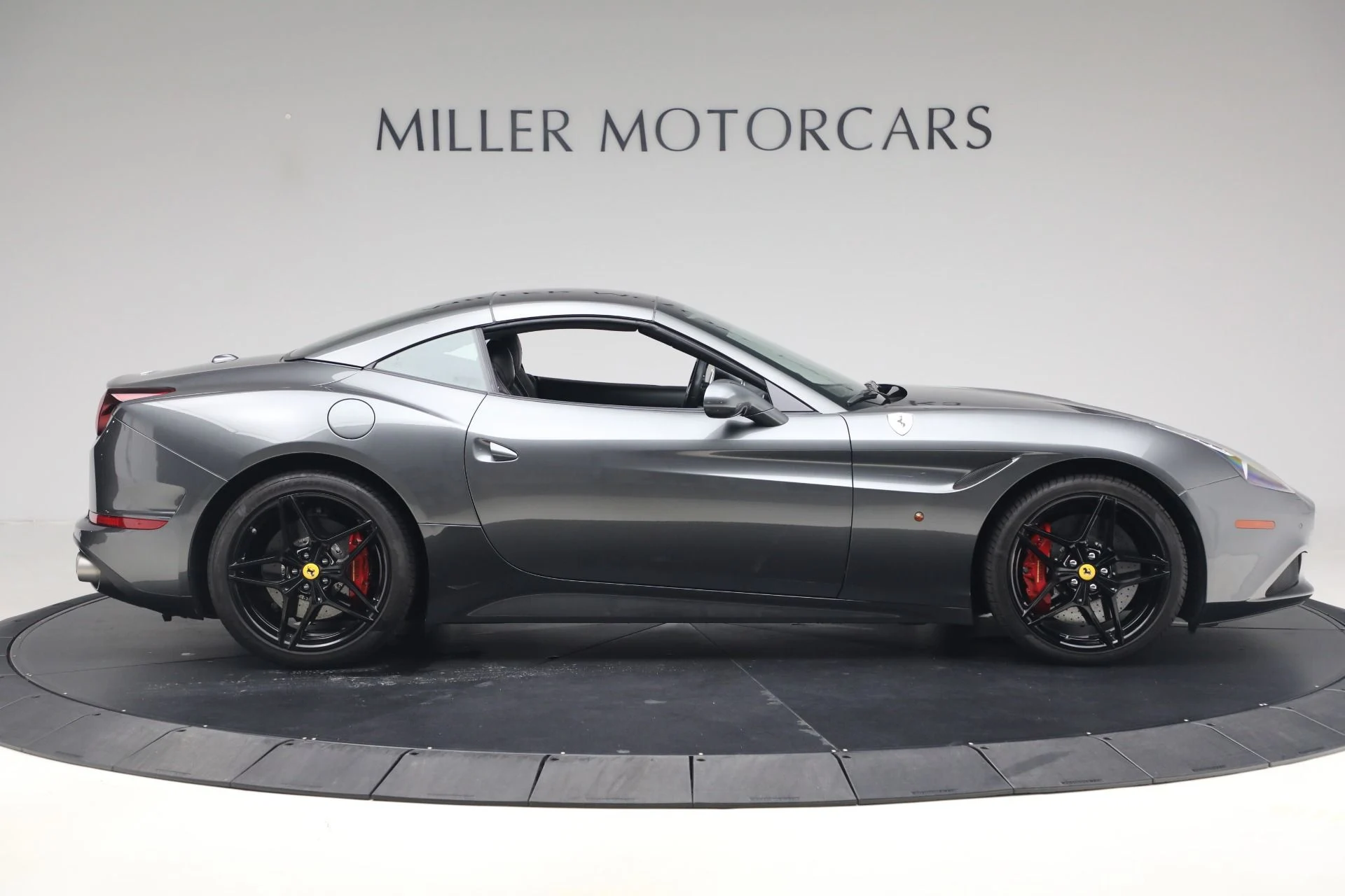 mph037_561929739_Used_2015_Ferrari_California_T_1792181139_96dd1a1e68