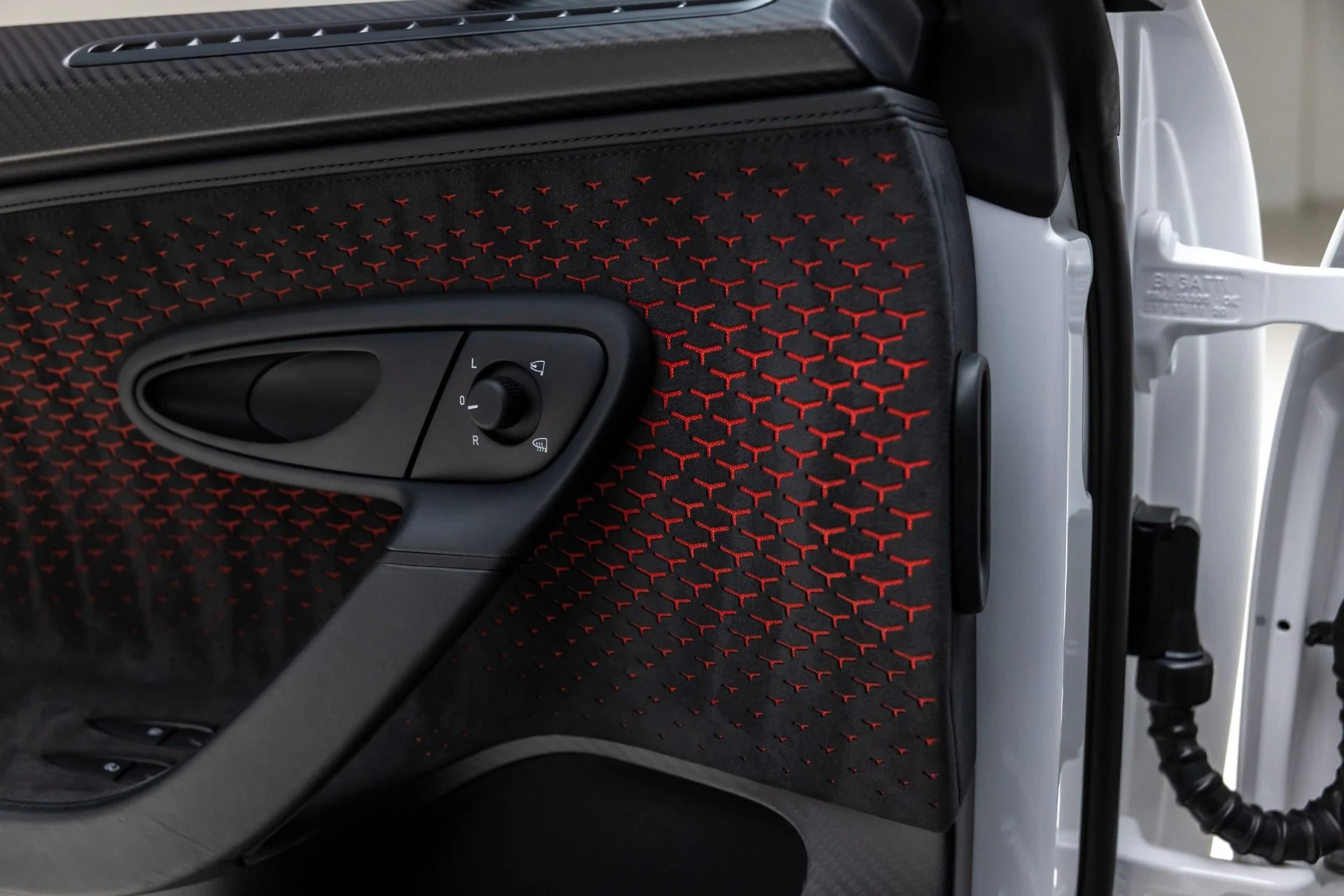 mph037_566123009_11790_p38_l_d4165b2e20