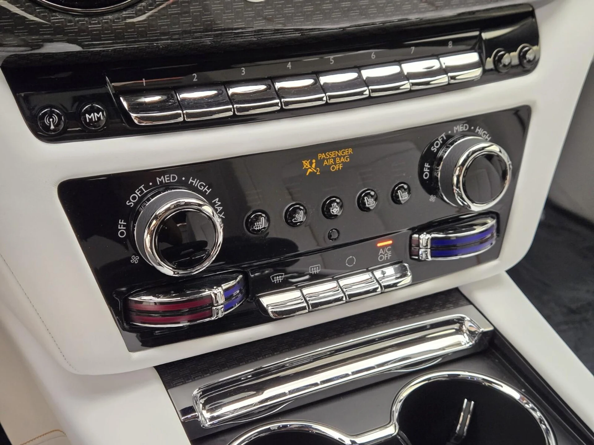 mph037_566894598_New_2025_Rolls_Royce_Ghost_1753162908_77c168572c