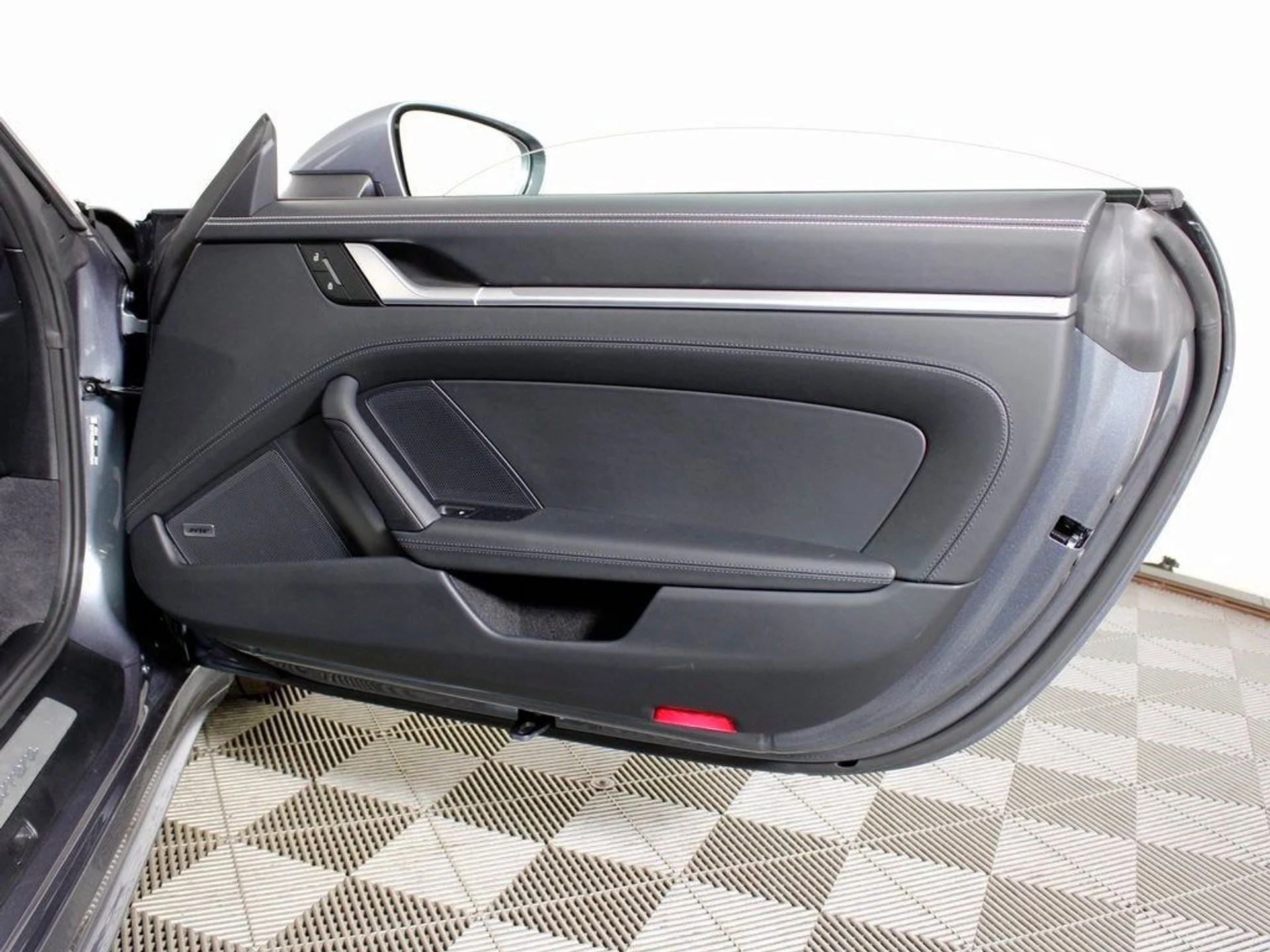 mph037_571051380_38_5c6ae81ea1