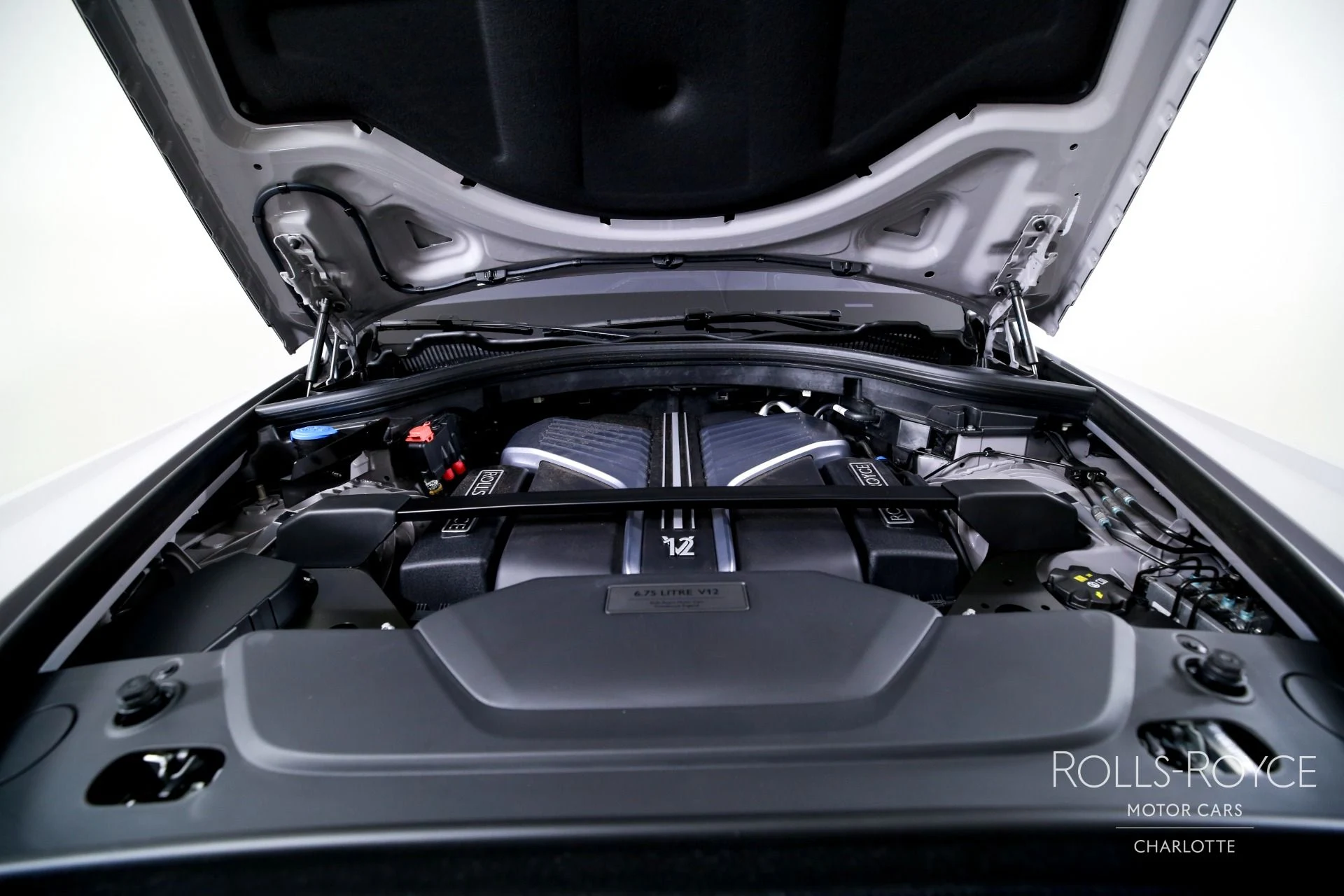 mph037_572577116_Used_2026_Rolls_Royce_Black_Badge_Cullinan_1771362063_e88de3e46d