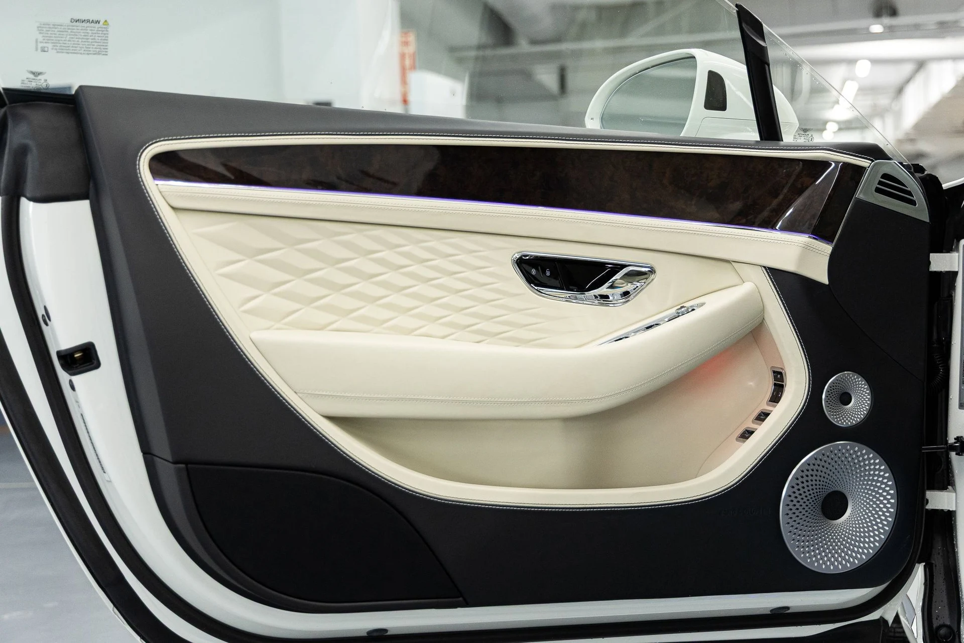 mph037_580790787_ee674123fbc7b7d22c8366508fdd3d0fx_d60724ae41