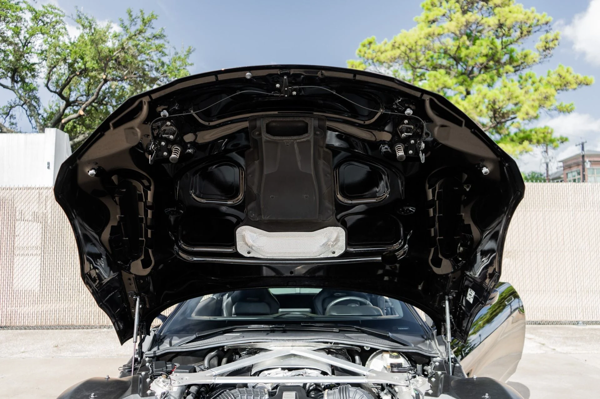 mph037_595930171_Used_2019_Aston_Martin_Vantage_1789496200_458b4d78be