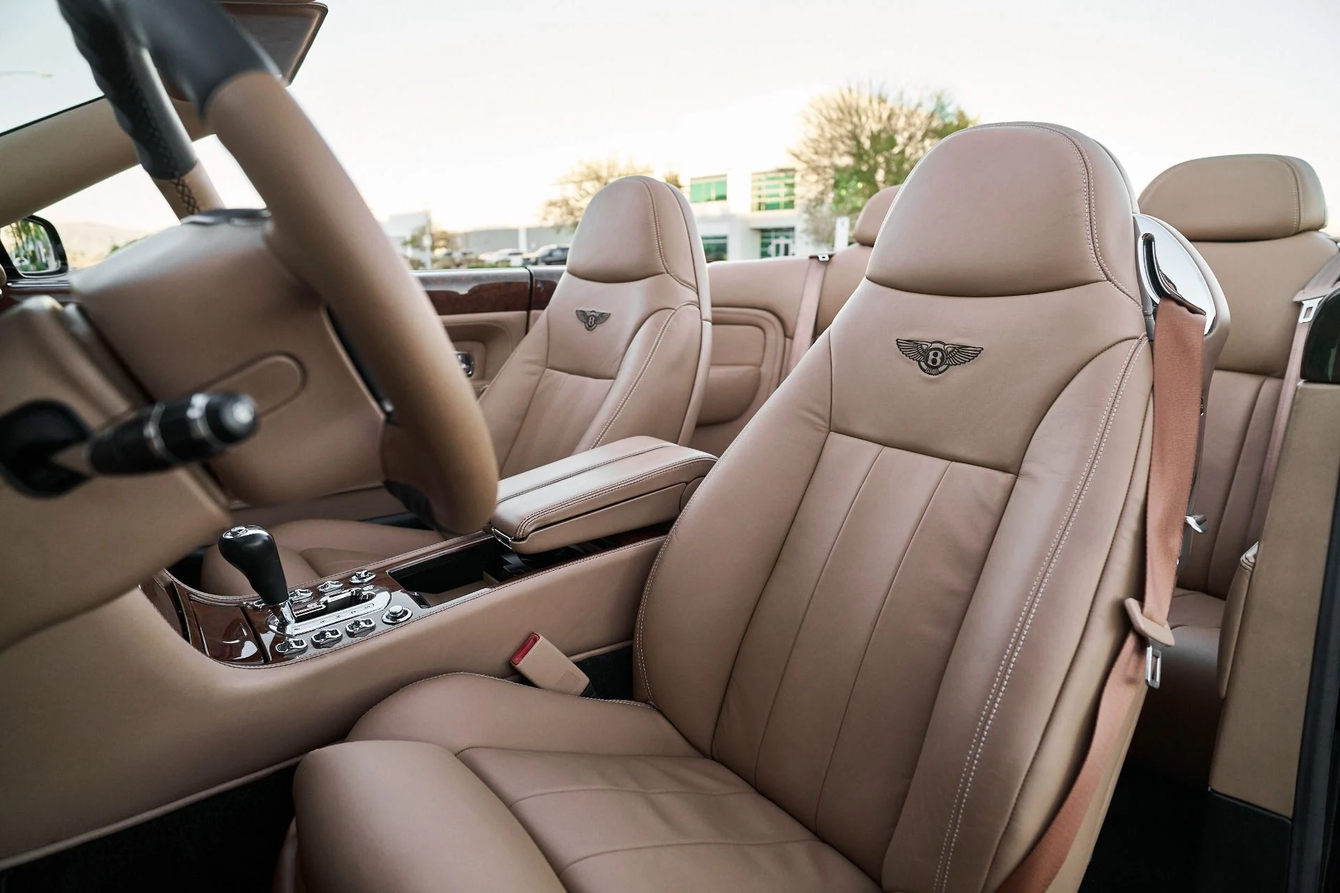 mph037_601173650_Used_2009_Bentley_Azure_Base_1765906183_077042b63a