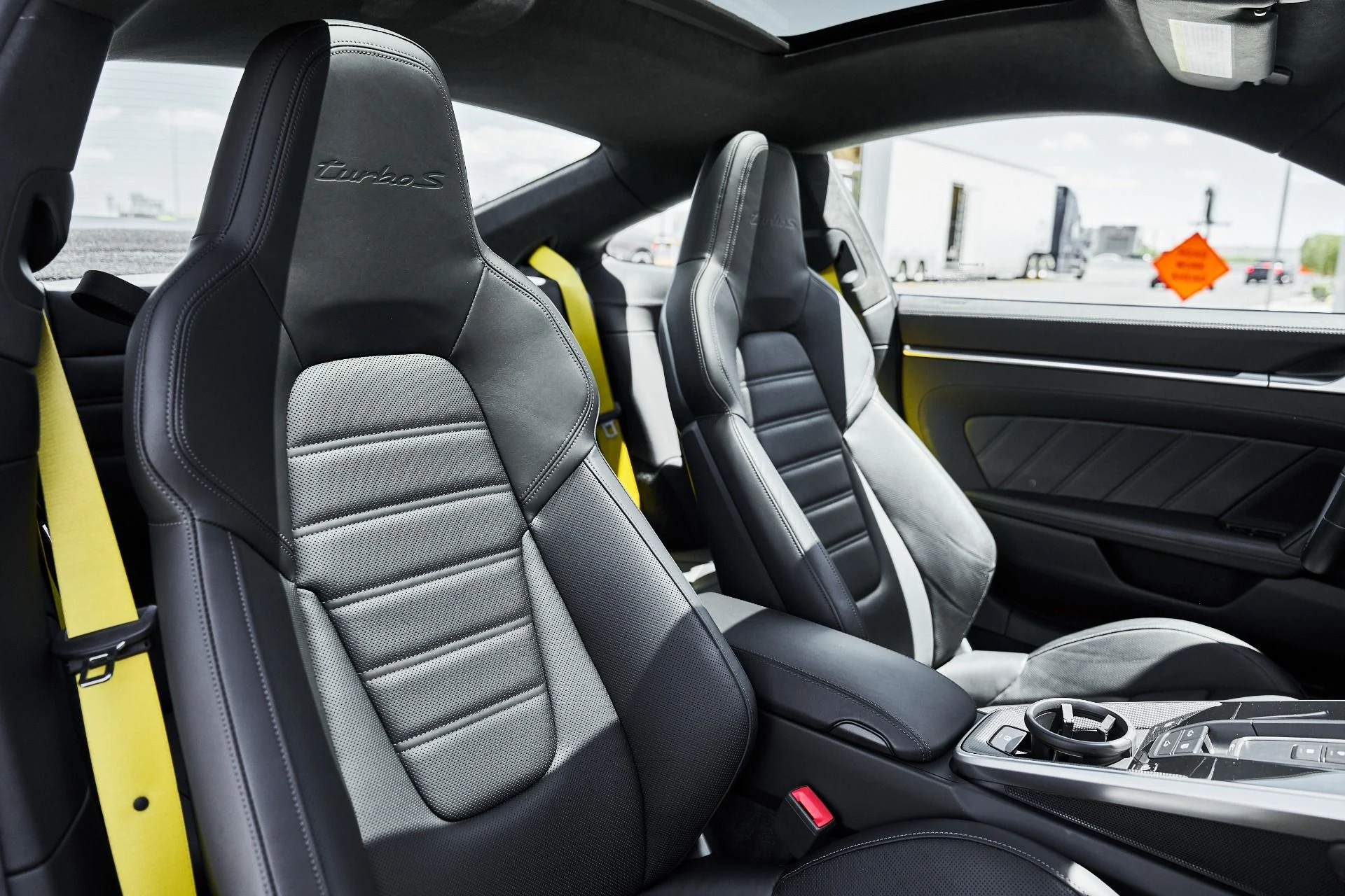mph037_603966008_Used_2021_Porsche_911_Turbo_S_1781810423_dc78a57fbc