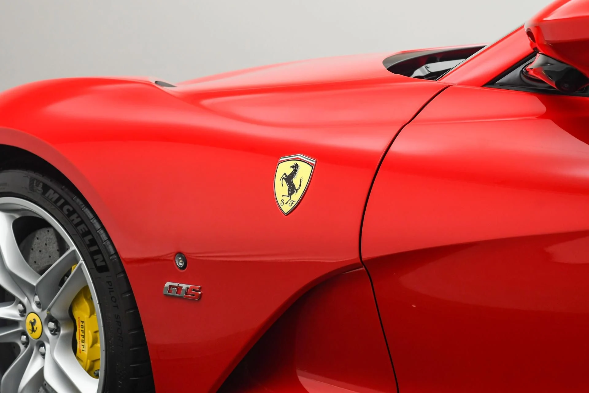mph037_616098314_Used_2022_Ferrari_812_GTS_1752652168_7e22ed957f