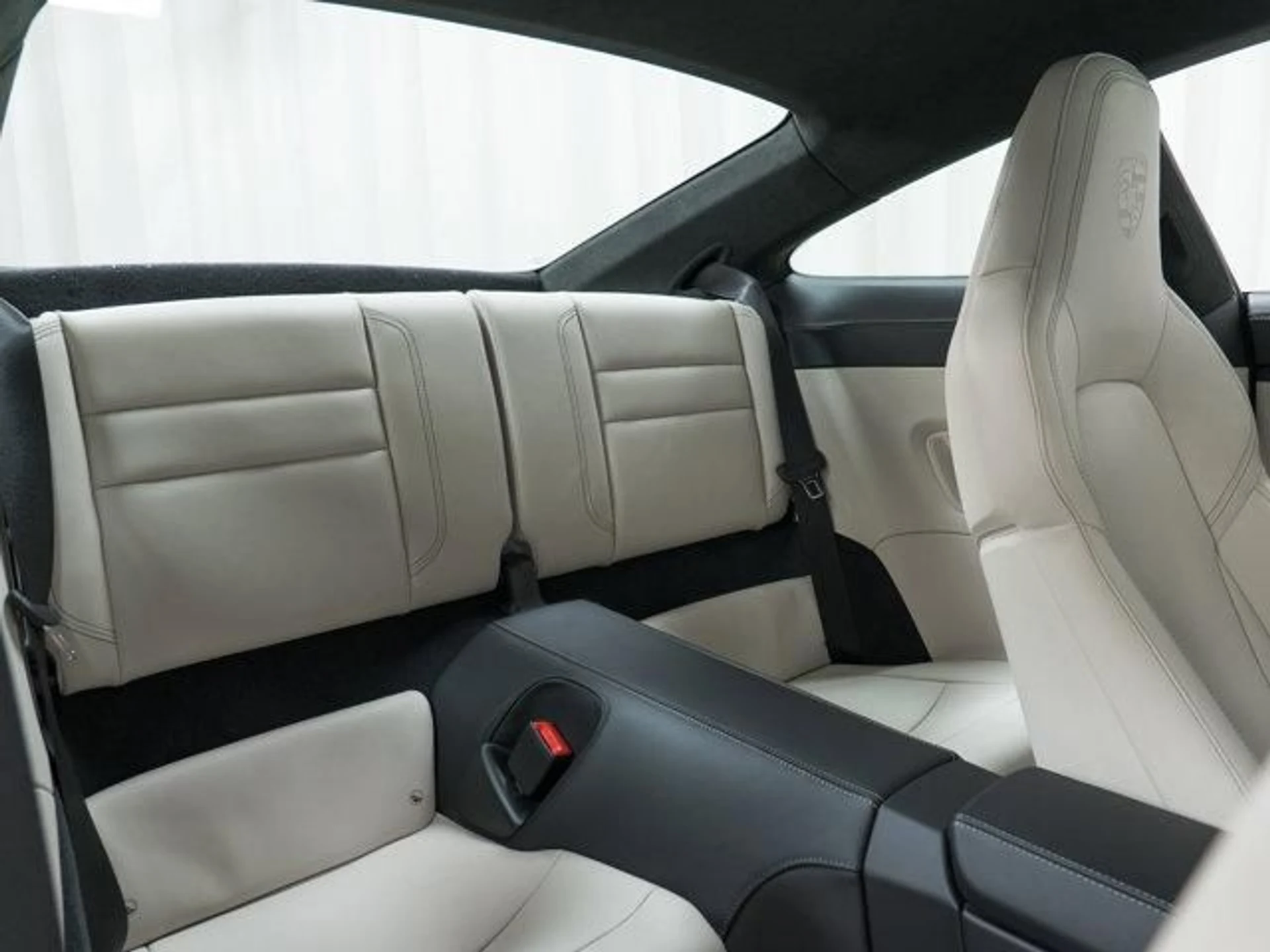 mph037_624466202_j5kql_CAE_Ef323x_Jx_O_Qn3_Hm9v_Vm_A_0ae86f3952