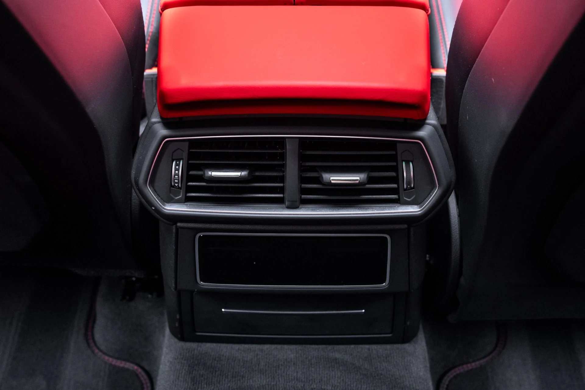 mph037_627027387_Used_2021_Lamborghini_Urus_1775759137_84c0e9e1b3