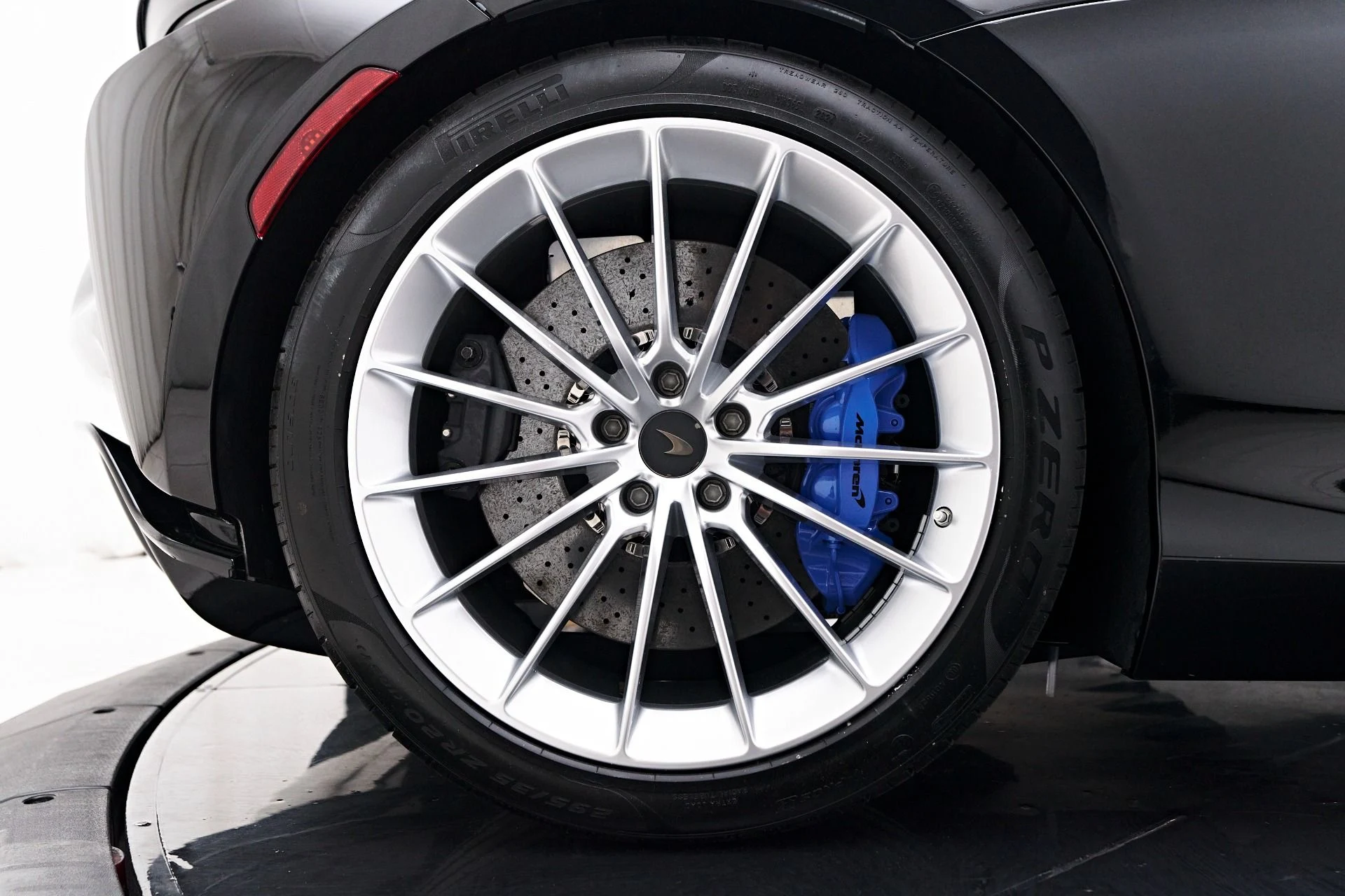 mph037_641635265_Used_2025_Mc_Laren_Artura_Tech_Lux_1755283119_e7e852b6ec