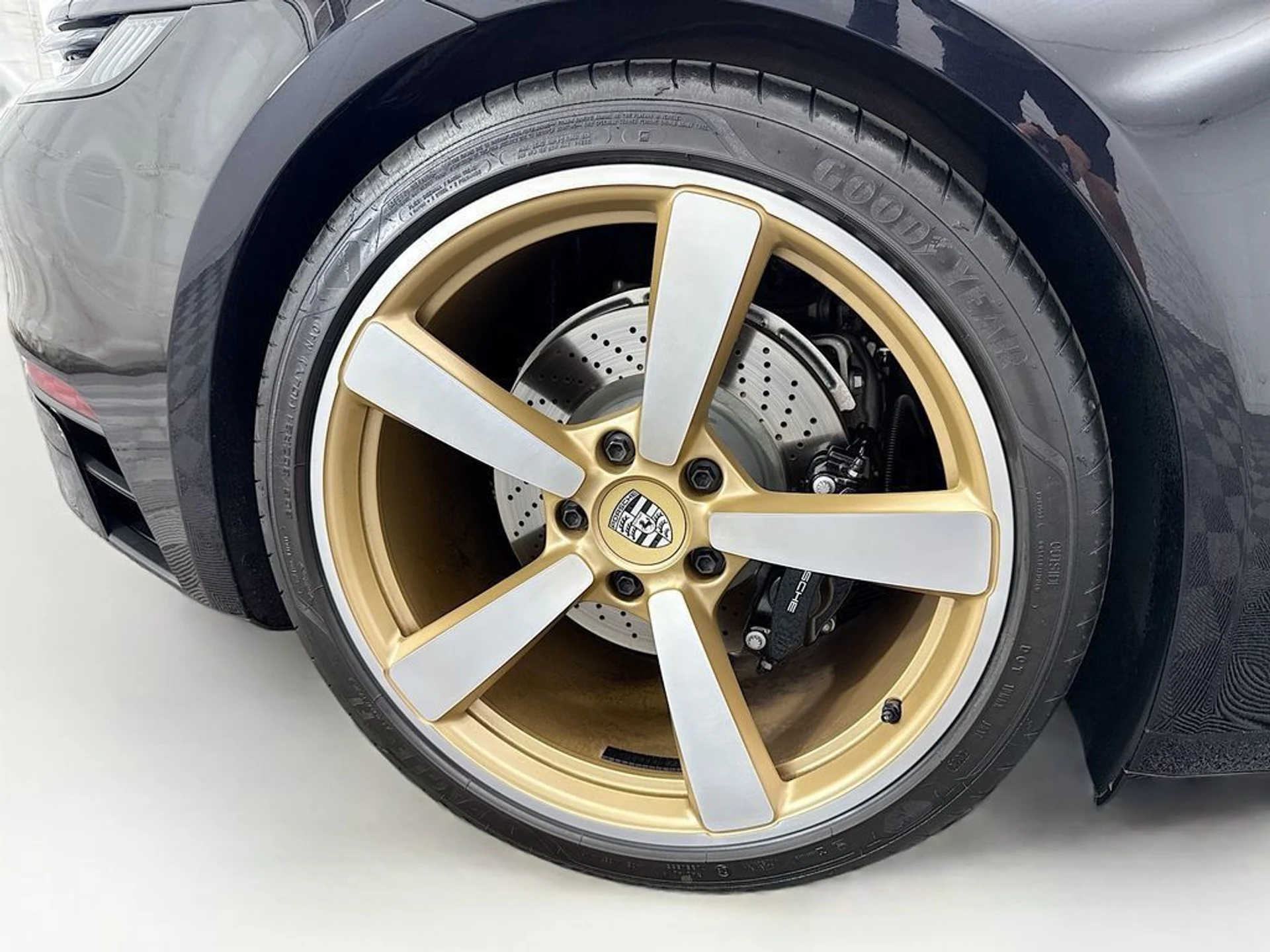 mph037_64300186_used_2024_porsche_911_targaedition50yearsporschedesign_8119_22988931_38_1024_818dbbd201