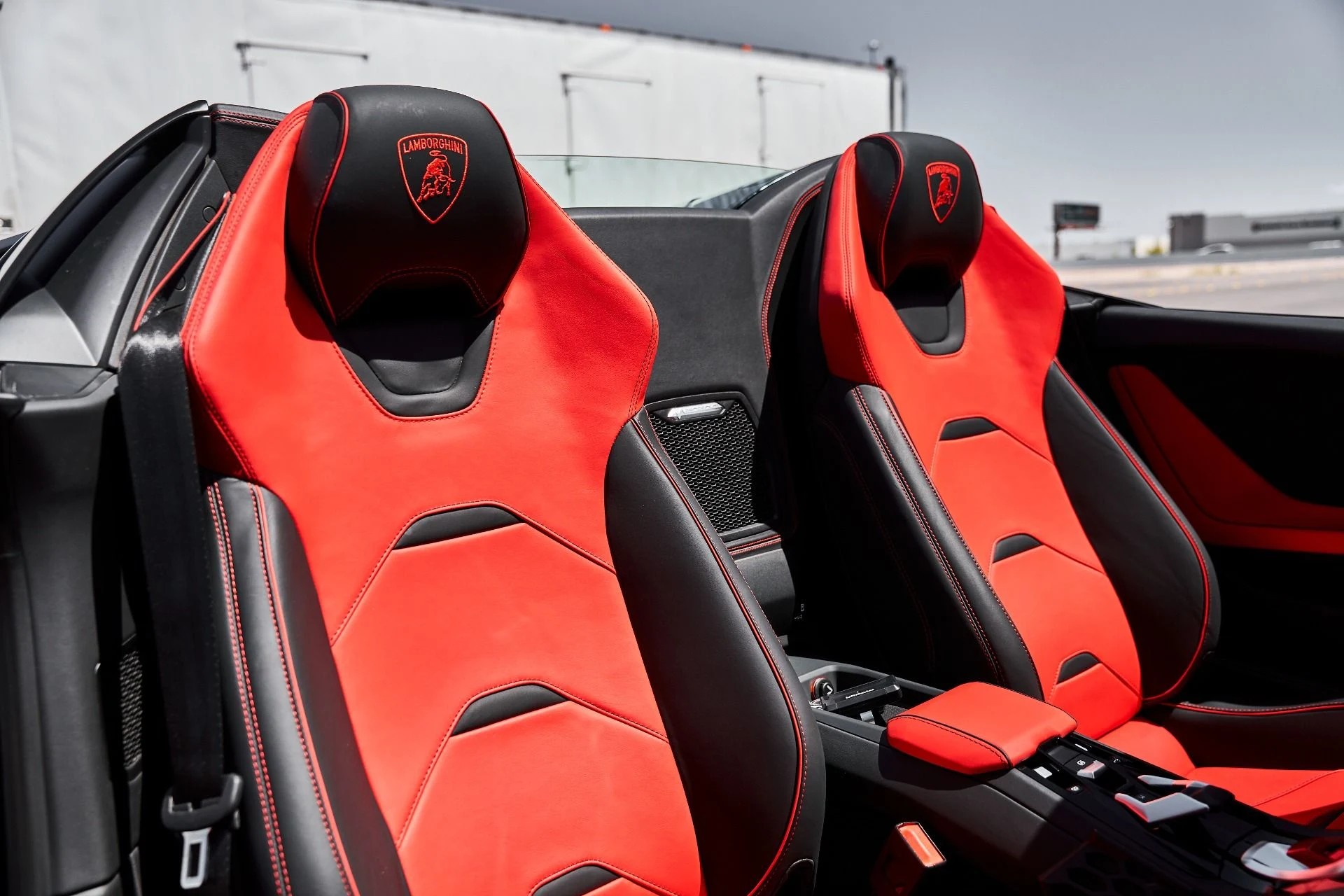 mph037_656143108_Used_2024_Lamborghini_Huracan_EVO_Base_1778372665_18da7fef5e