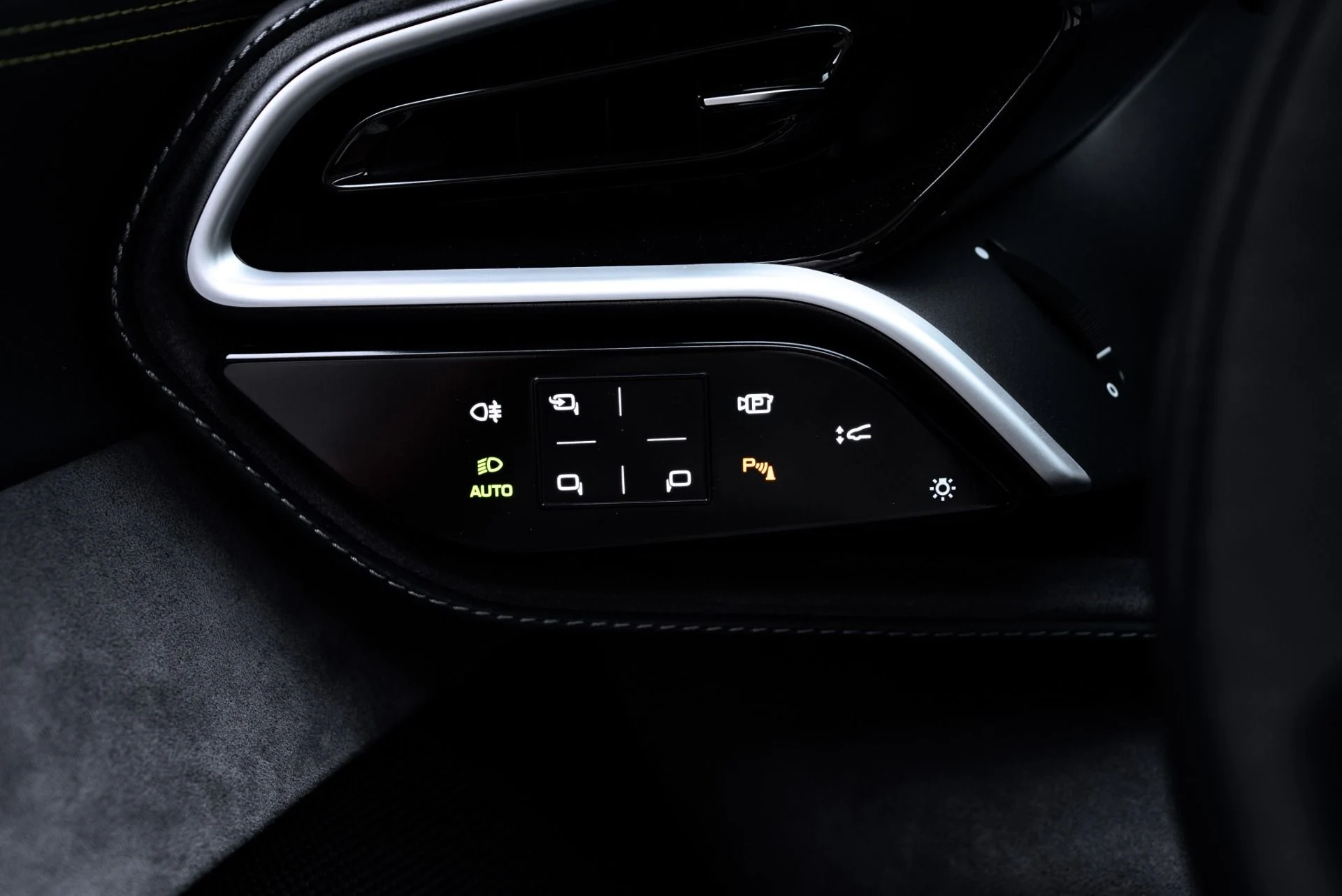 mph037_663742023_Used_2025_Ferrari_296_GTS_1775518510_a3fe6a784e