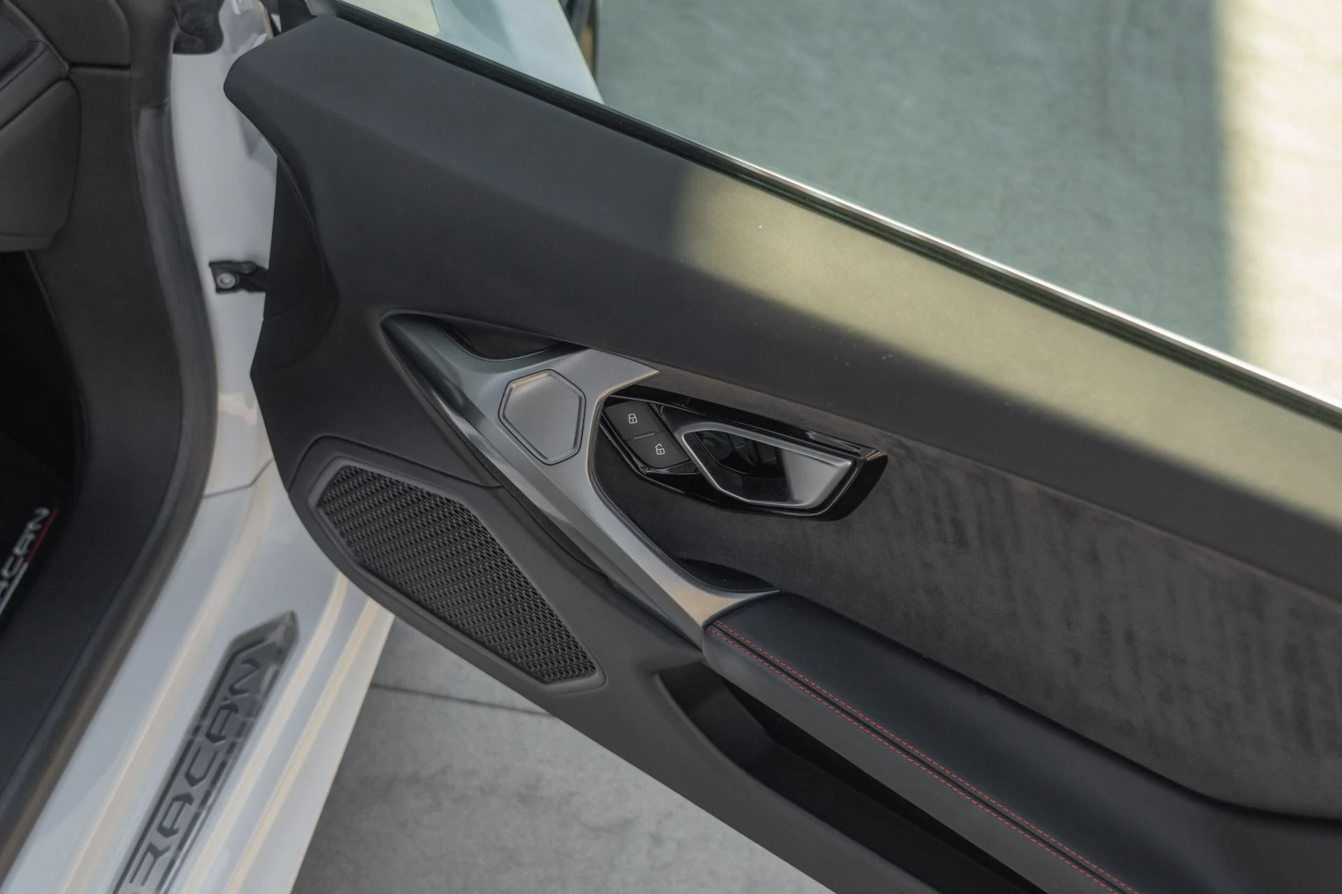 mph037_664812892_Used_2015_Lamborghini_Huracan_LP_610_4_1761343879_8519e4c0b5