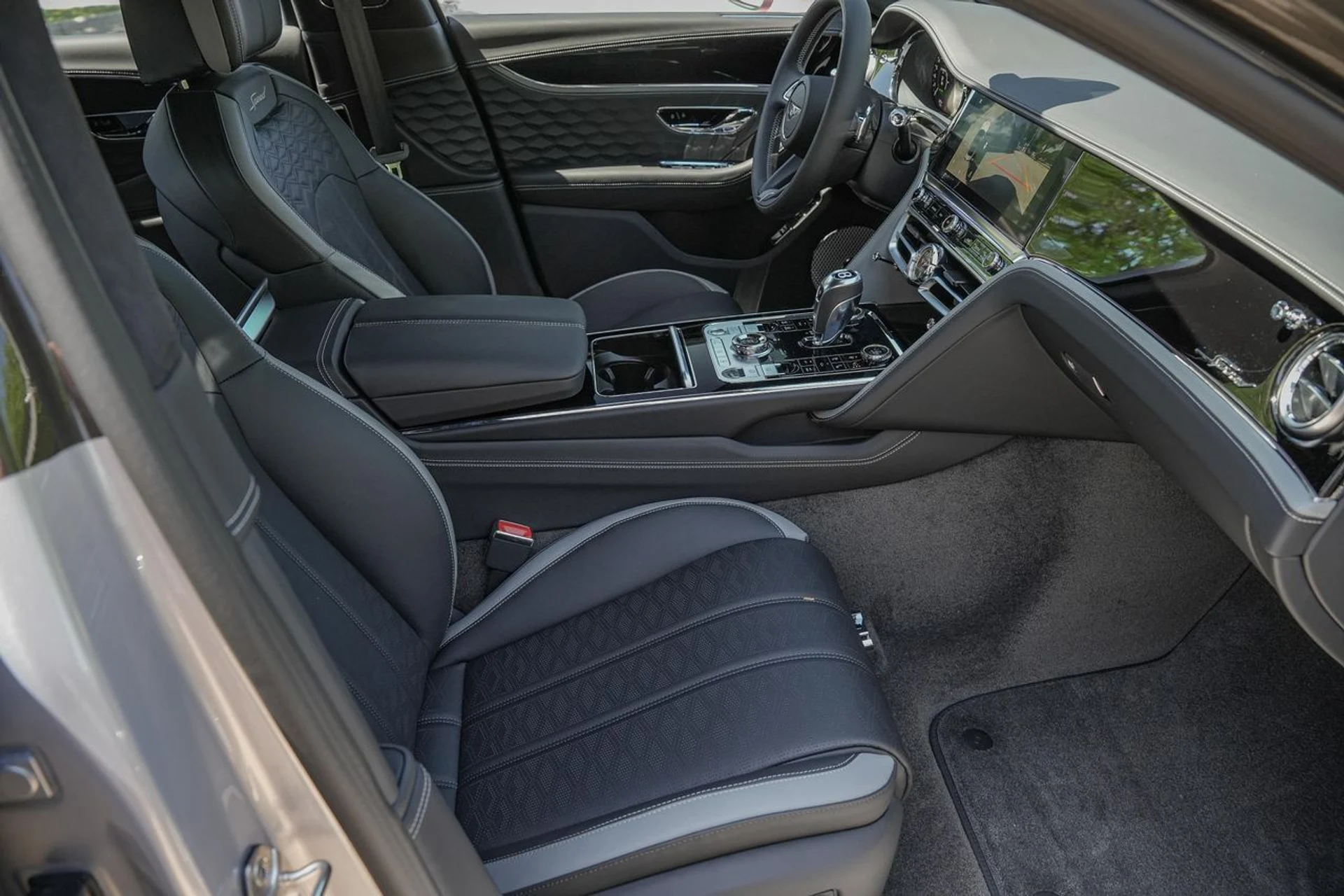 mph037_66874105_Hi_Tech_Luxury_Imports_LLC_SCBBR_6_ZG_8_SC_021779_image_37_12ea0b7226