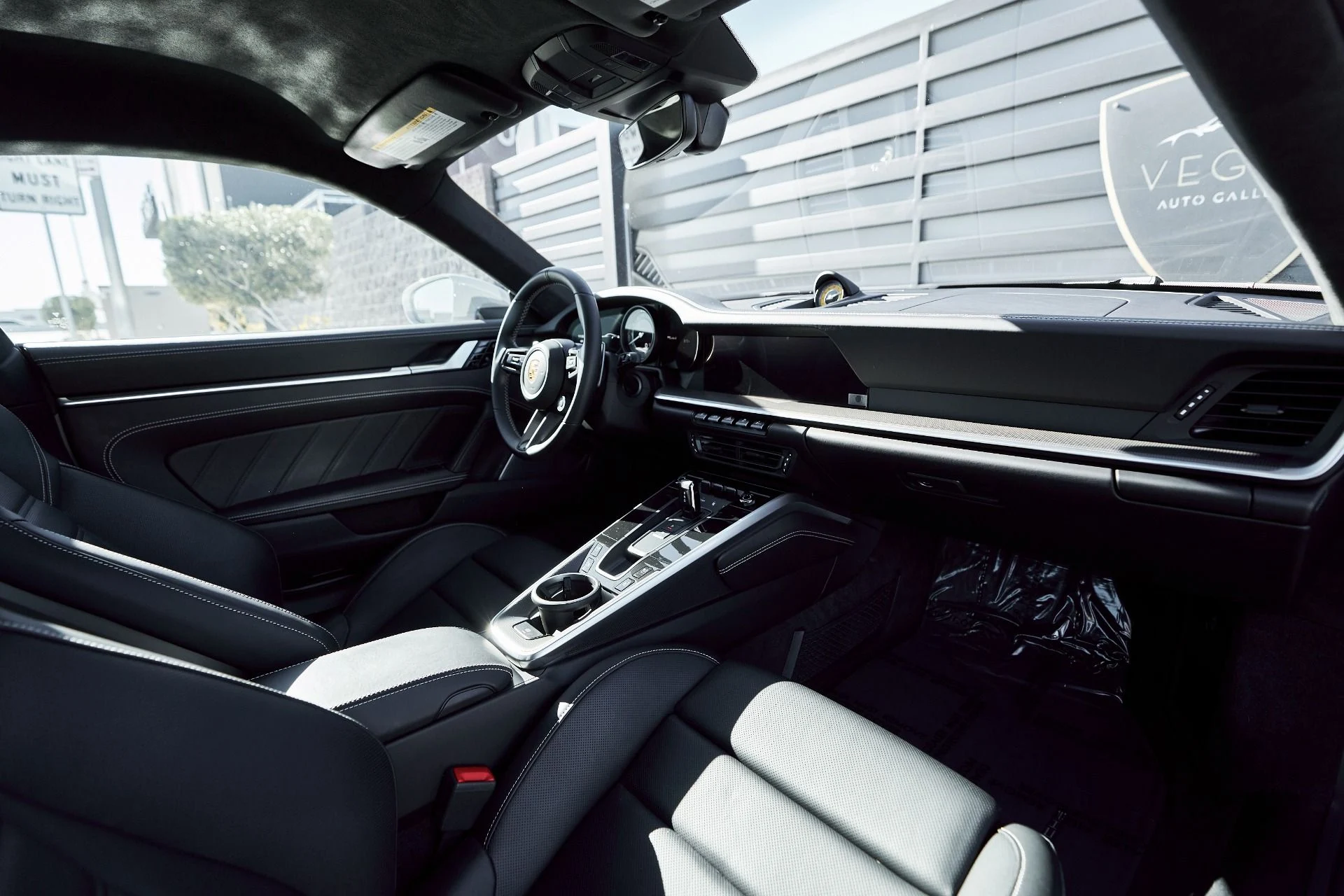 mph037_691917483_Used_2021_Porsche_911_Turbo_S_1765592986_eca5e81f07