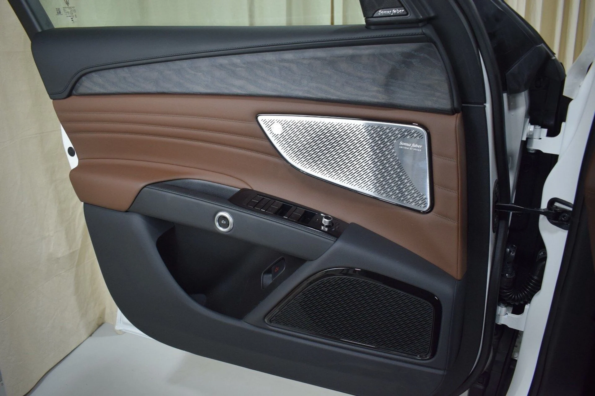 mph037_692533206_7ea7c14f3cc4074a2a49e32d3acbd5fcx_c84cb5ab81