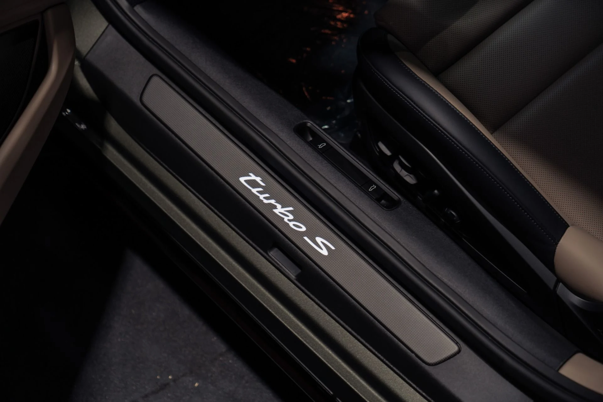 mph037_699371833_Used_2026_Porsche_911_Turbo_S_Carbon_Interior_Exterior_Pack_1785948414_8fe9786fe1