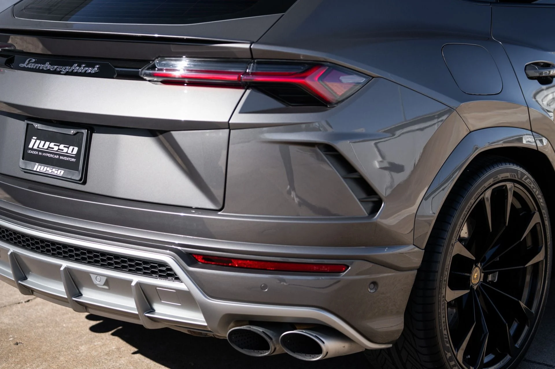 mph037_710223685_Used_2021_Lamborghini_Urus_1768598692_0f902a9b4f