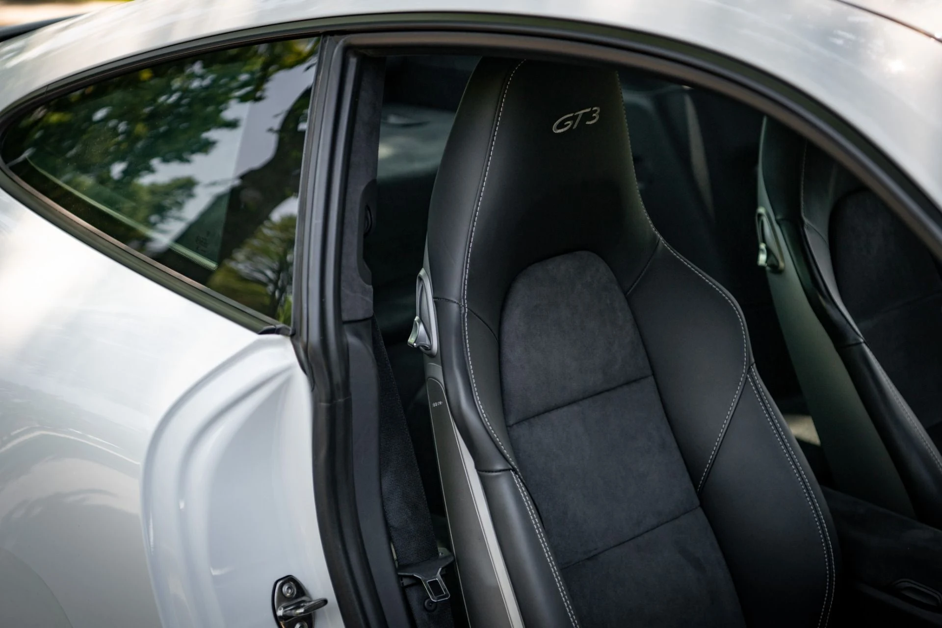 mph037_710283976_Used_2015_Porsche_911_GT_3_1783359761_f99355e25c