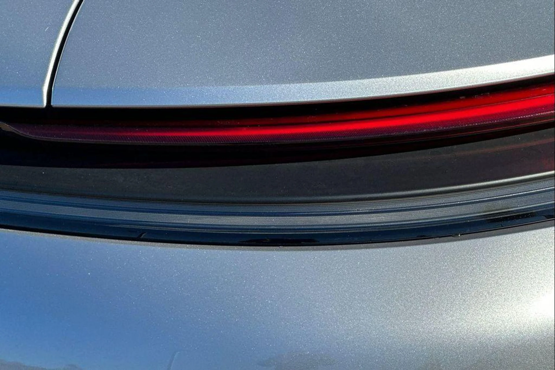 mph037_711334141_2q_W_Kvnkac_LH_4rn_Anlk_T_Rc_WS_Cmc_cfb43449ad