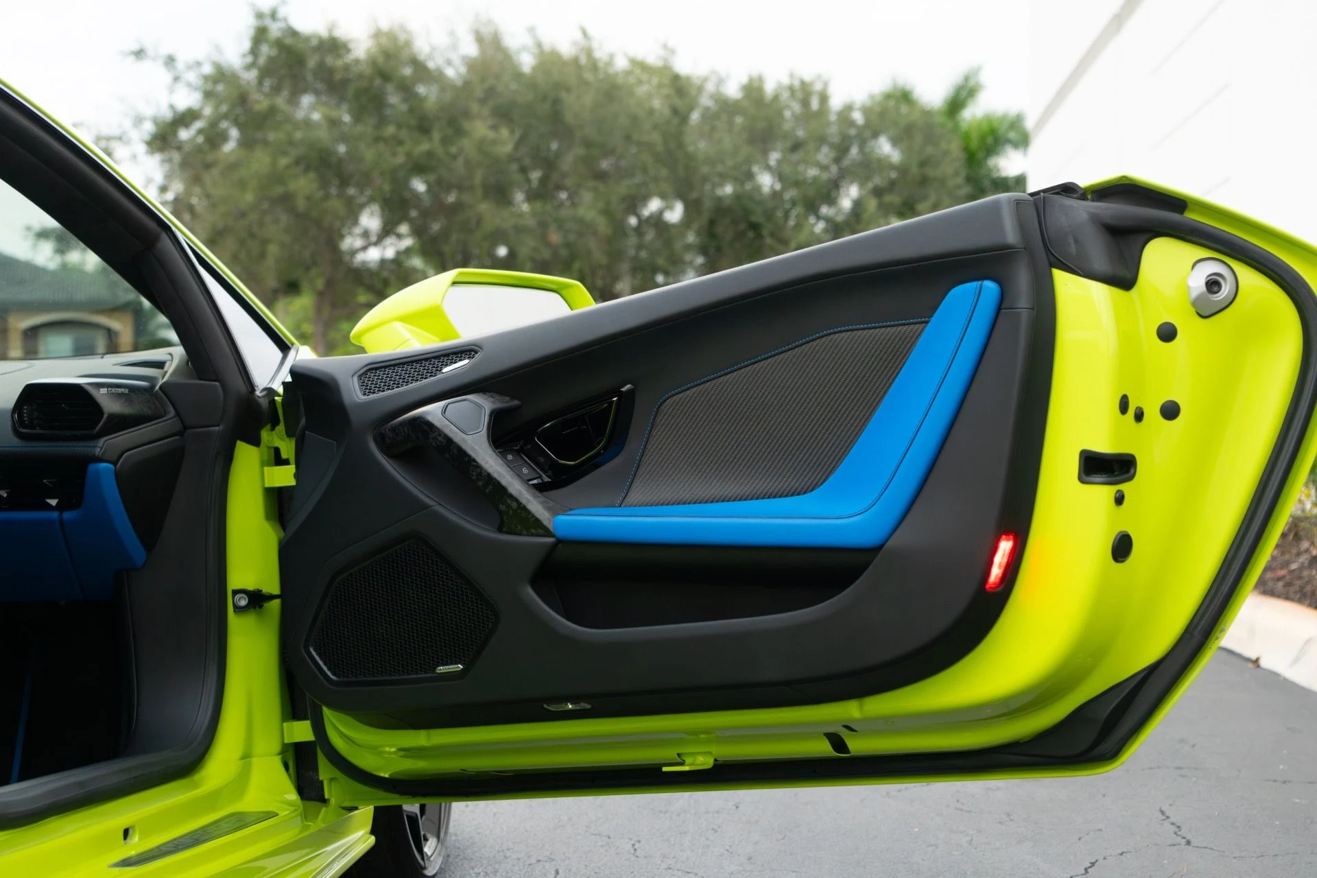 mph037_722465265_Used_2020_Lamborghini_Huracan_EVO_1764467716_e176483e6e