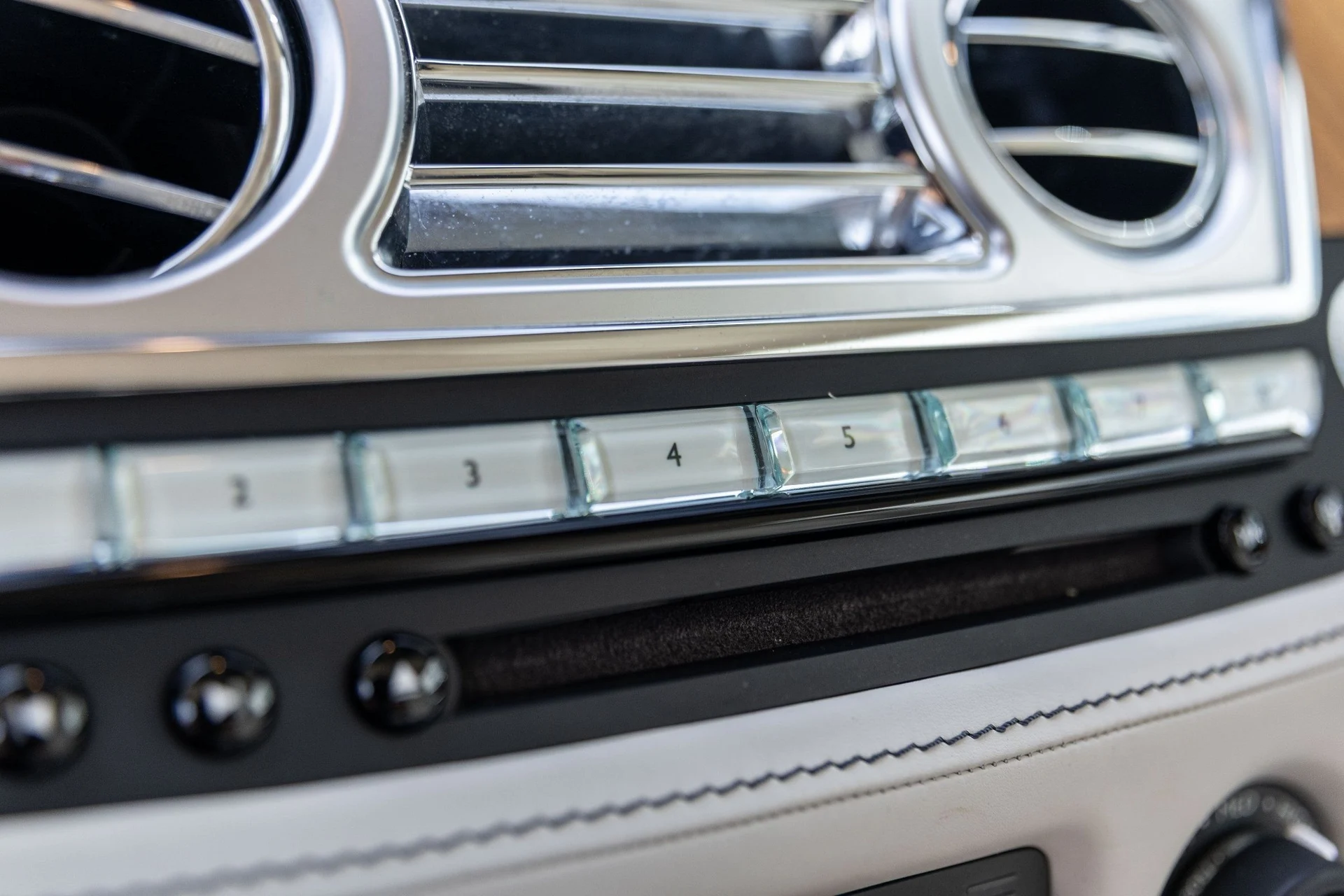mph037_736680418_Hi_Tech_Luxury_Imports_LLC_SCA_666_D50_HU_107224_image_37_c6c20fca97
