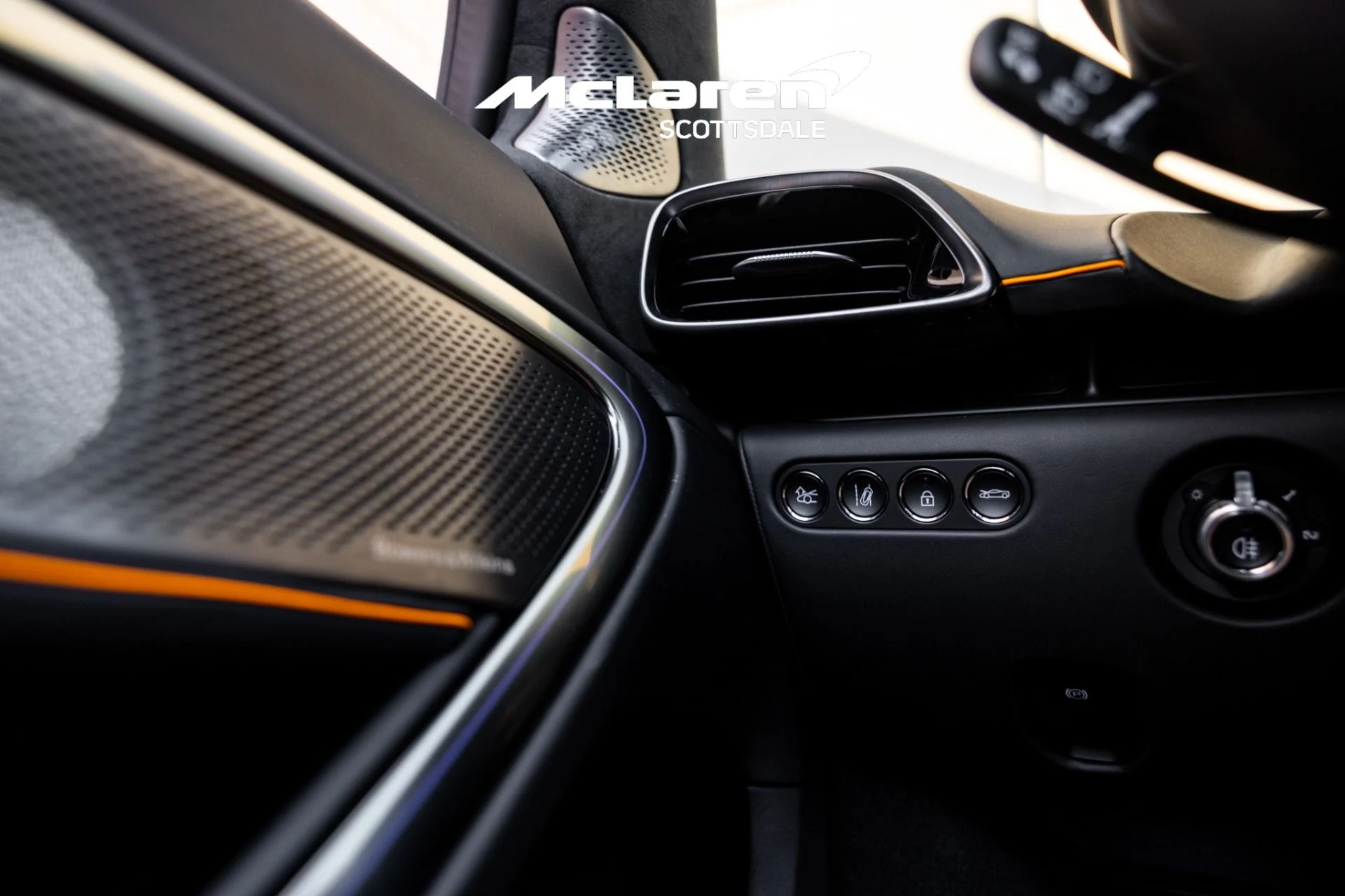 mph037_739835055_Used_2025_MCLAREN_ARTURA_1724732445_d744f3a867