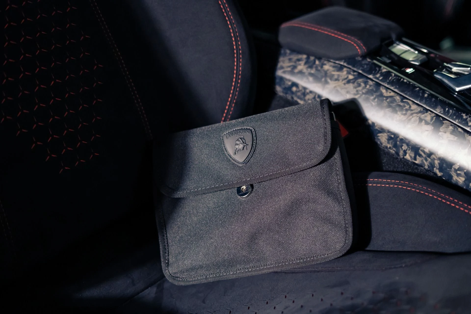 mph037_745831637_Used_2018_Lamborghini_Huracan_LP_640_4_Performante_Spyder_1782163354_60c4530585