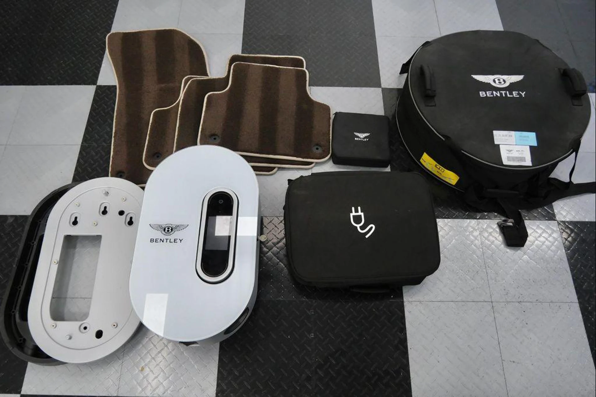 mph037_753616413_K_Ff7i6i_OMZY_EC_9_Acv_Zb5zt_D2_XY_777d7b509d